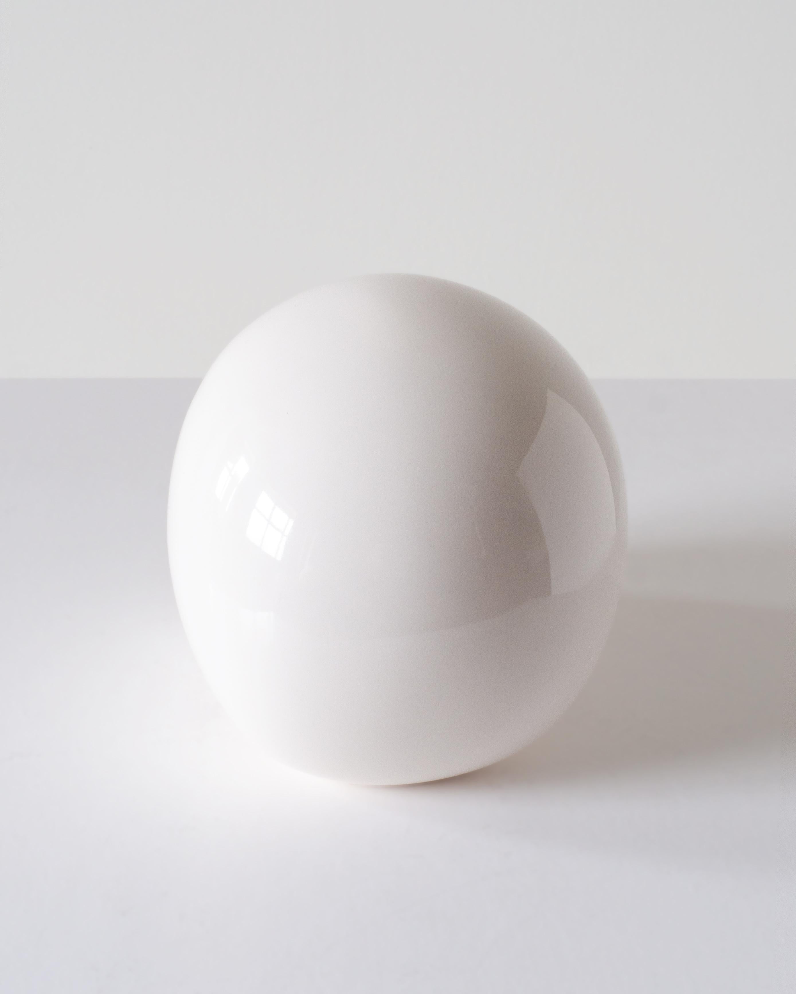Weißer Mini-Schädel - Porzellanskulptur, von Andréason & Leibel, Contemporary  im Angebot 3