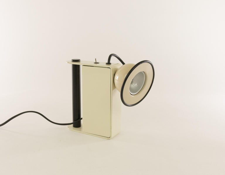 Mid-Century Modern White Minibox Table Lamp by Gae Aulenti & Piero Castiglioni for Stilnovo, 1980s For Sale