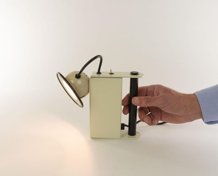 Late 20th Century White Minibox Table Lamp by Gae Aulenti & Piero Castiglioni for Stilnovo, 1980s For Sale