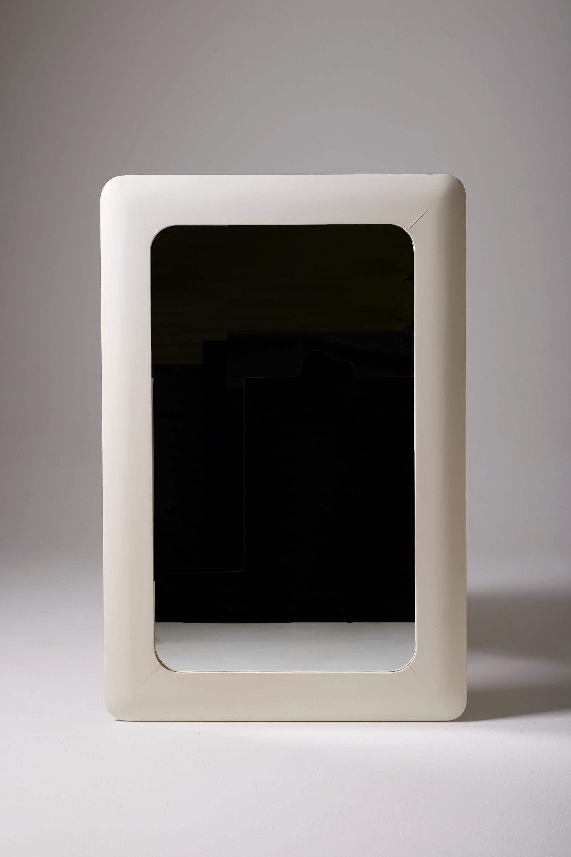 Weiß lackierter Holzspiegel im Stil der 1970er und 1980er Jahre. Sehr guter Zustand.
DV548