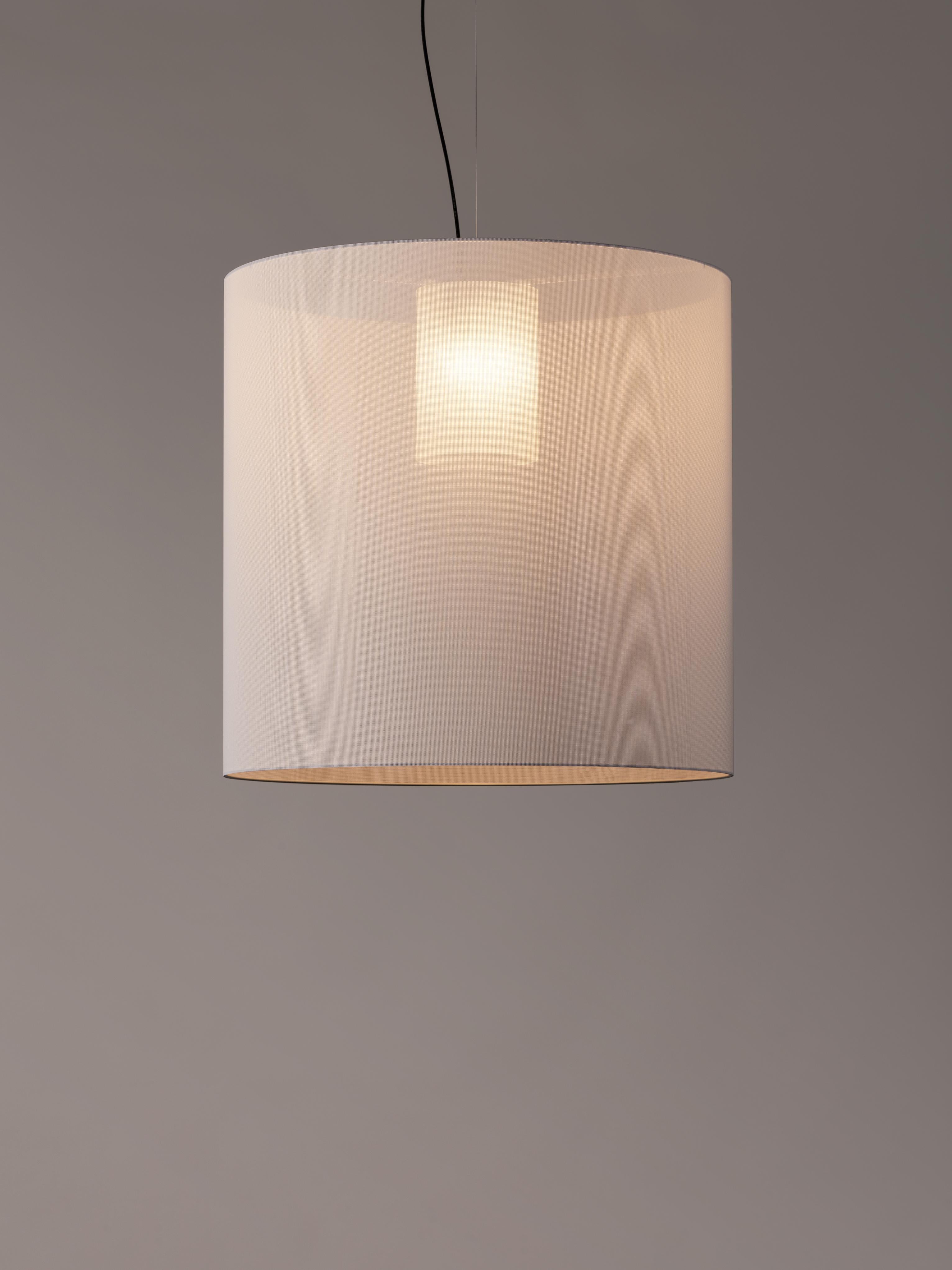 White Moaré X pendant lamp by Antoni Arola
Dimensions: D 83 x H 81 cm
Materials: Metal, polyester.
Available in other colors and sizes.

Moaré’s multiple combinations of formats and colours make it highly versatile. The series takes its name