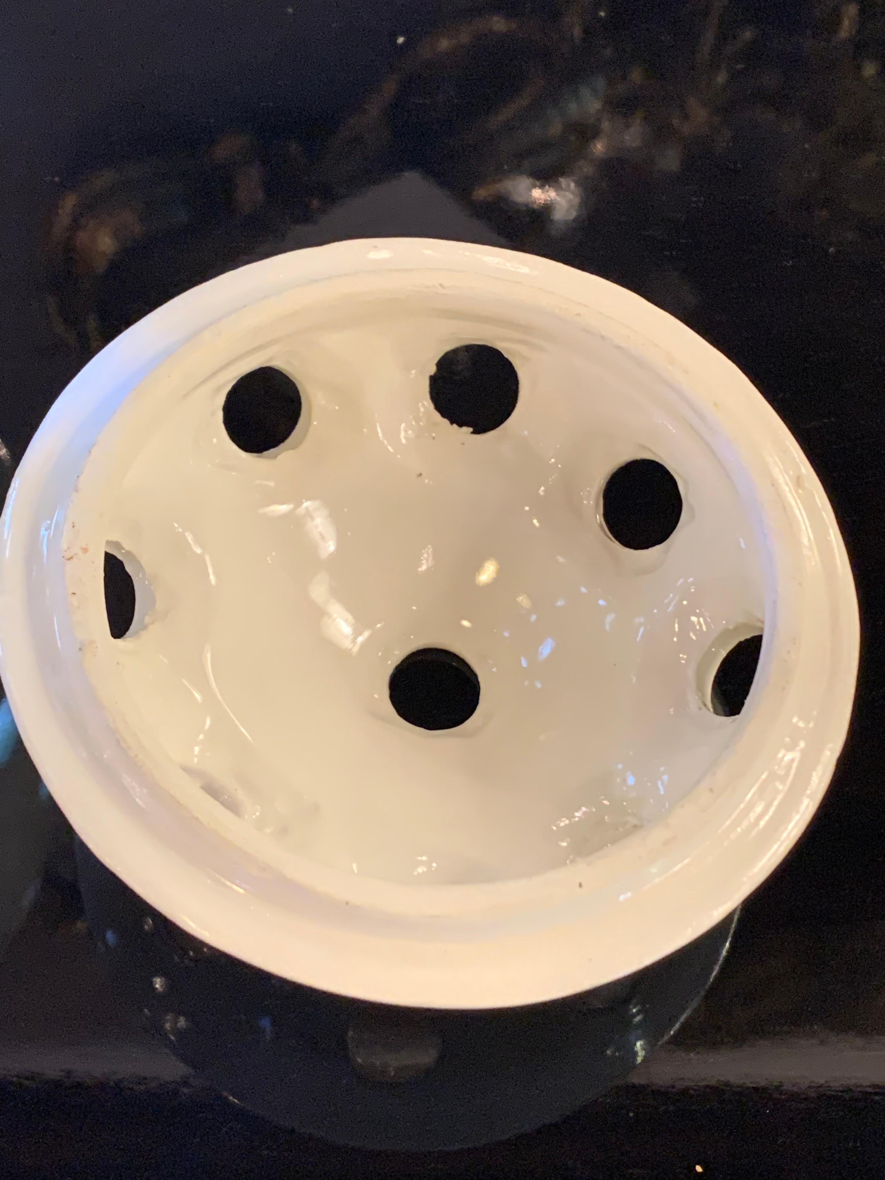 Ceramic White Modern Egg Form Table Lamp 