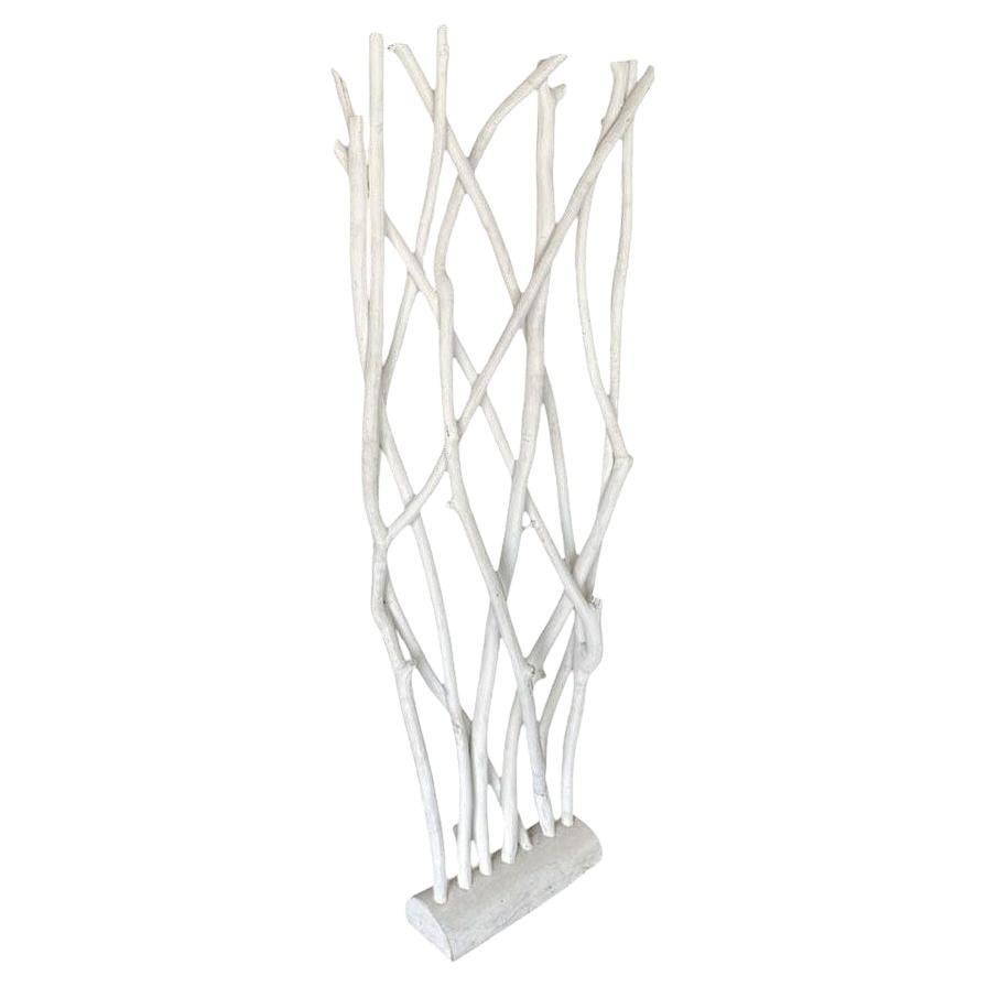 Divisorio per la stanza con scultura a pavimento in legno di Driftwood, in stile modernista, di colore bianco