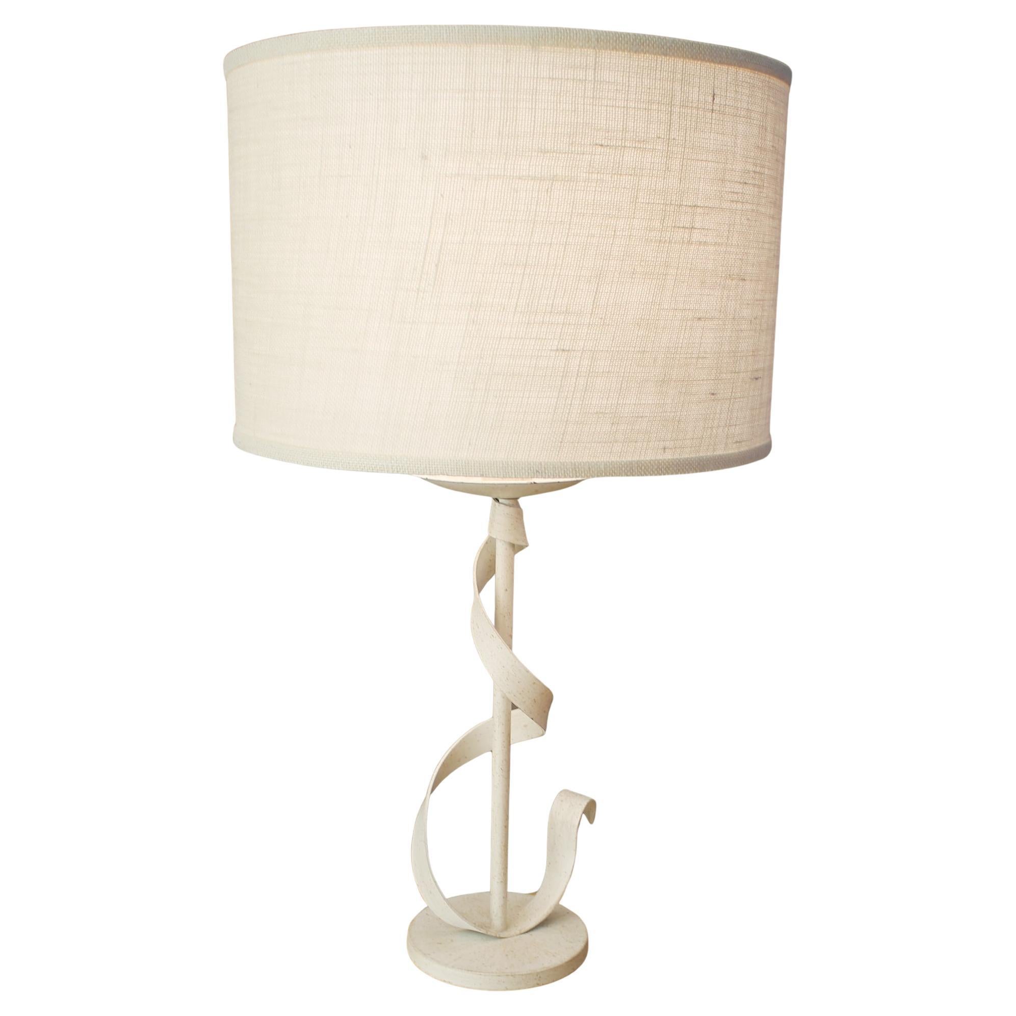 Lampe de table moderne blanche à ruban Circa 1980 Fine Art Lamps Studio Decor en vente