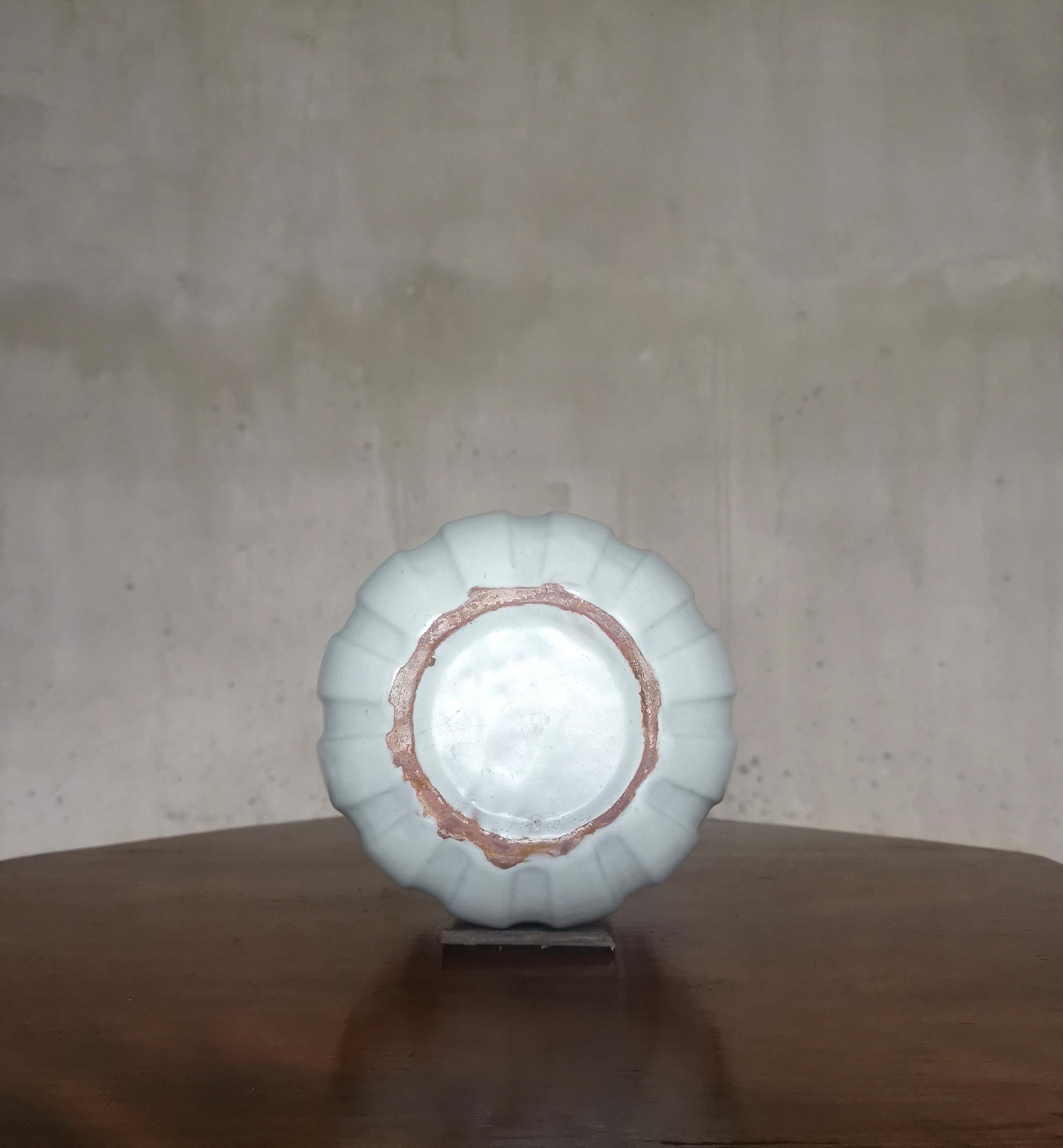 Vase moderniste Vicke Lindstrand en faïence blanche, par Upsala Ekeby Suède, années 1930 en vente 3