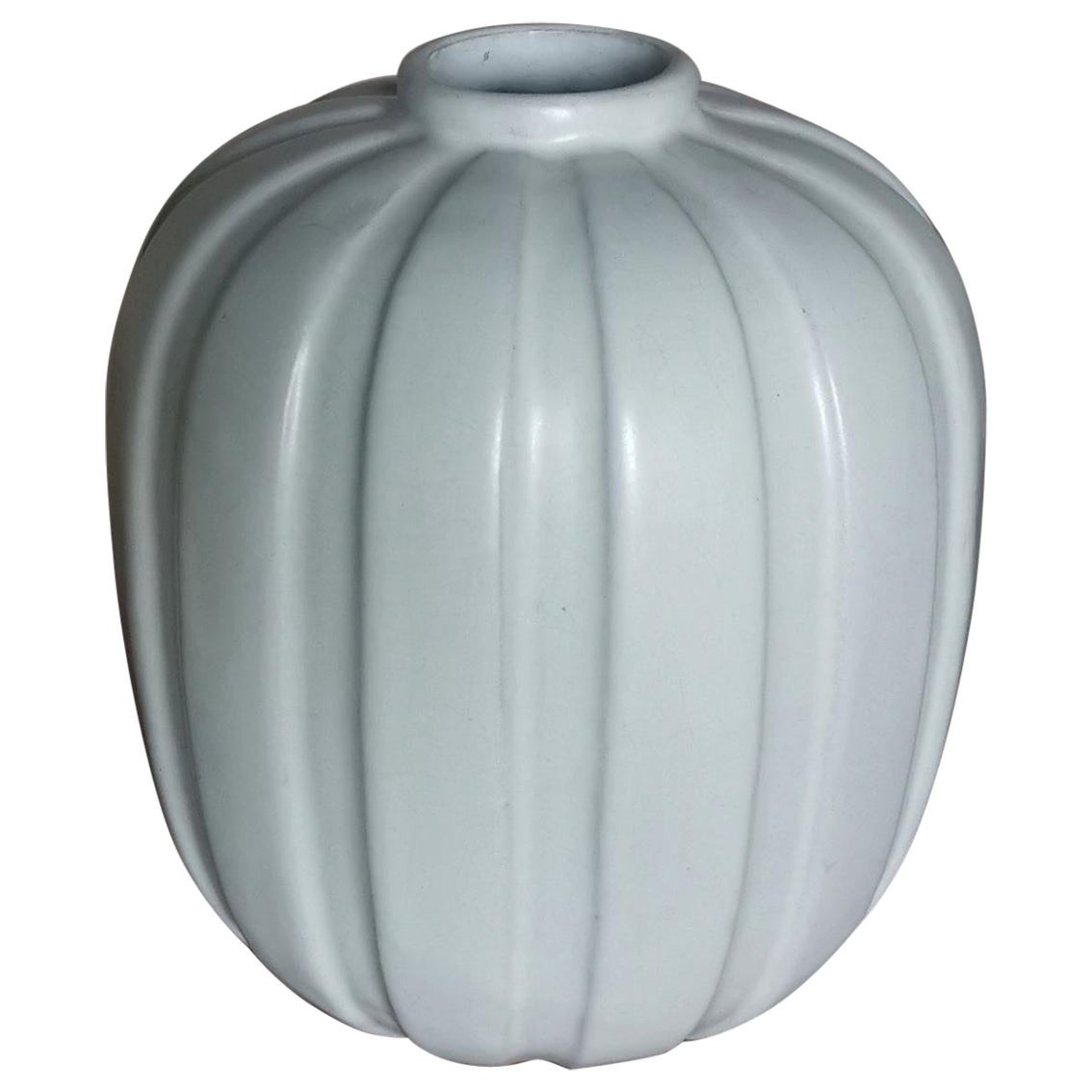 Vase moderniste Vicke Lindstrand en faïence blanche, par Upsala Ekeby Suède, années 1930
