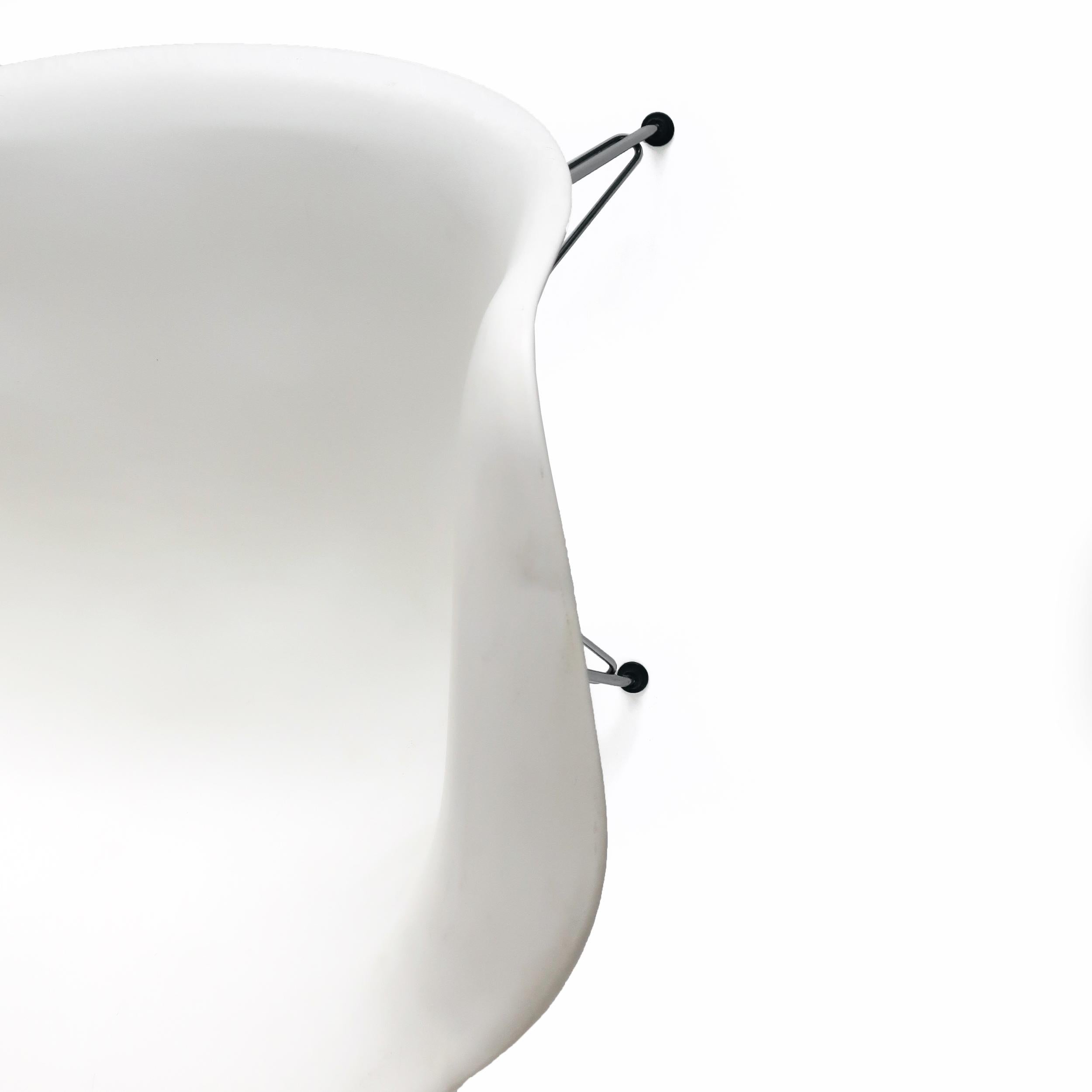 White Molded Eames Armchair on Eiffel Base for Herman Miller 5