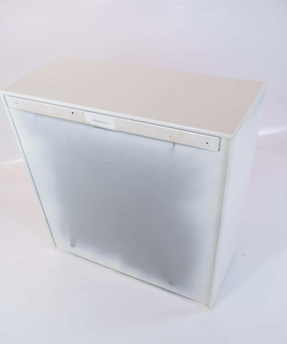 White Montana Module with Four Large Rooms and One Glass Door, by Peter