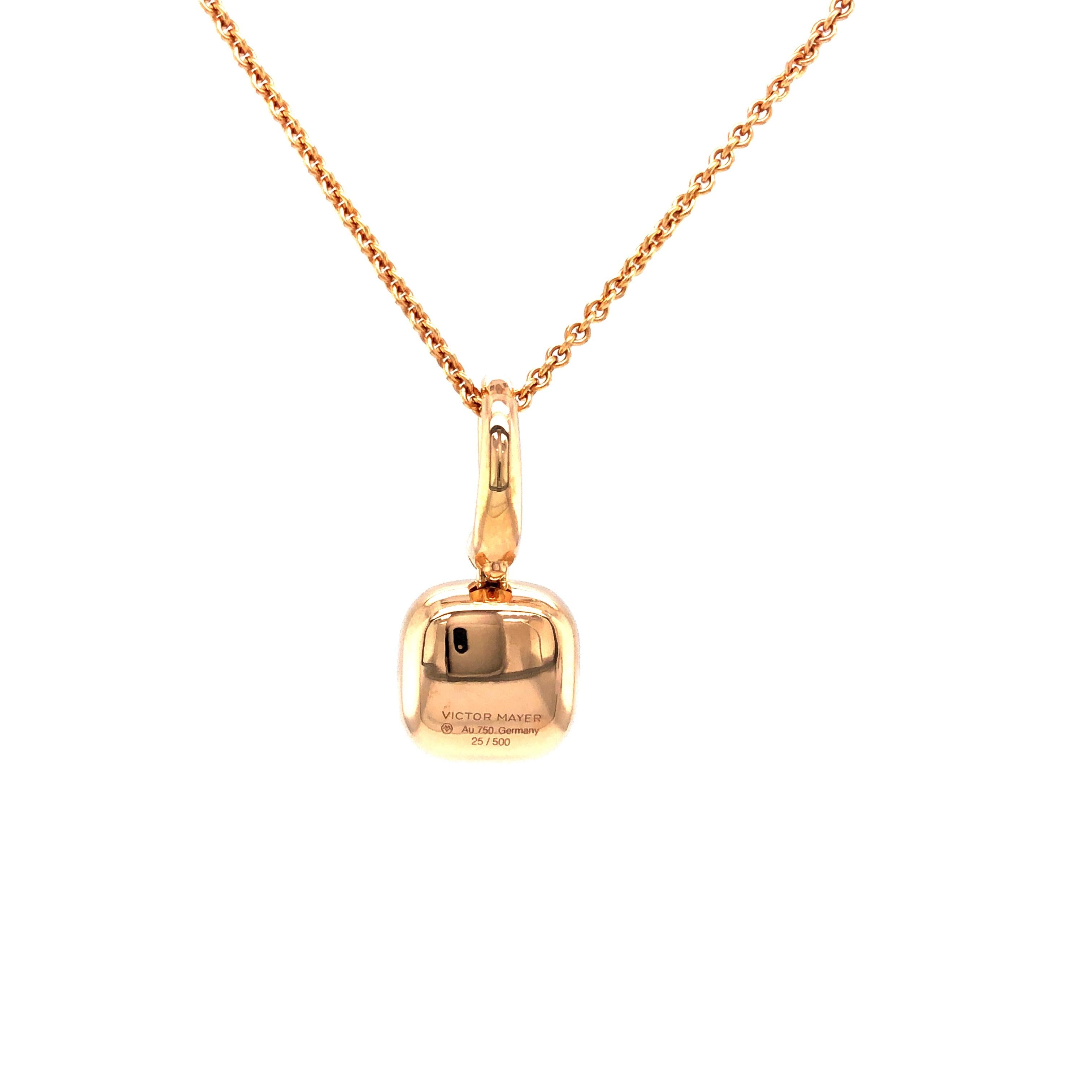 Collier avec pendentif en pierre de lune blanche et guillochis en or rose 18k 1 Dia. 0.04ct G VS en vente 2