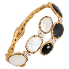 Bracciale con pietra di luna bianca e spinello nero con diamanti da 2,71 carati