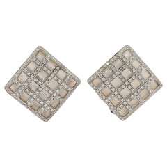 Boucles d'oreilles en or blanc 18 carats nacre et diamants blancs