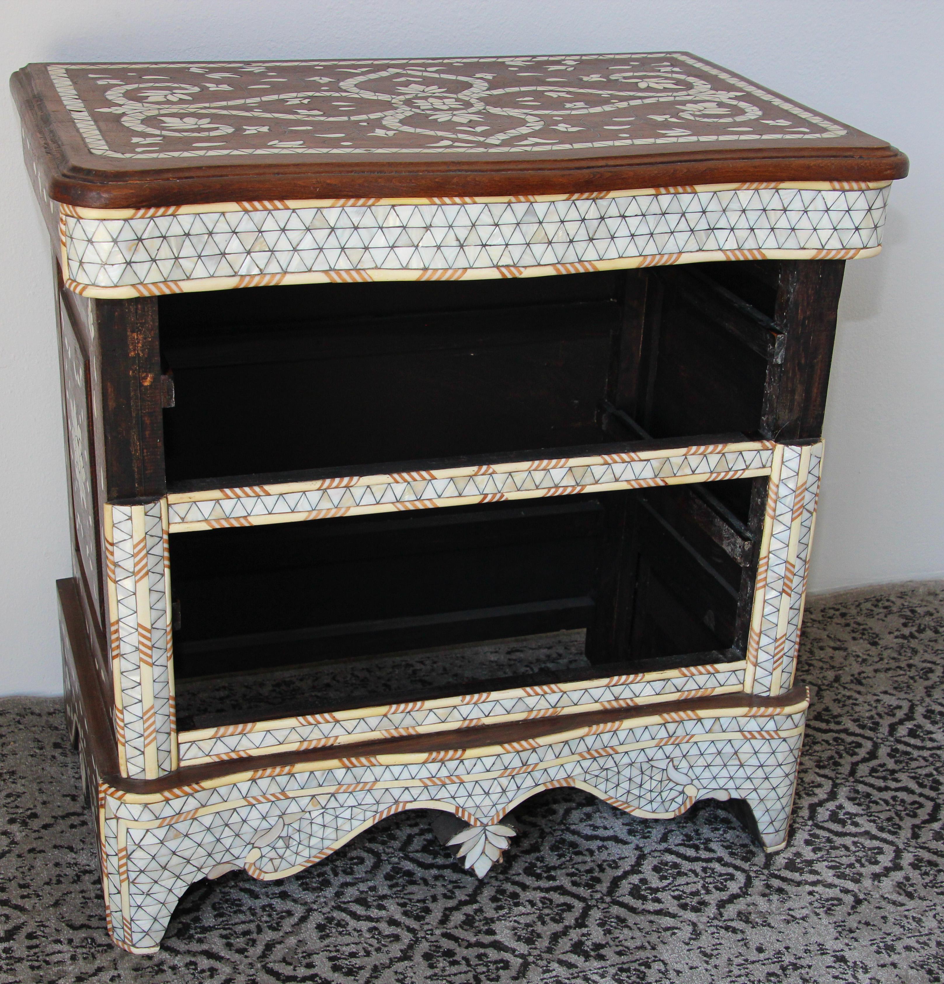 White Inlay Moorish Moroccan Nightstand Dresser 6