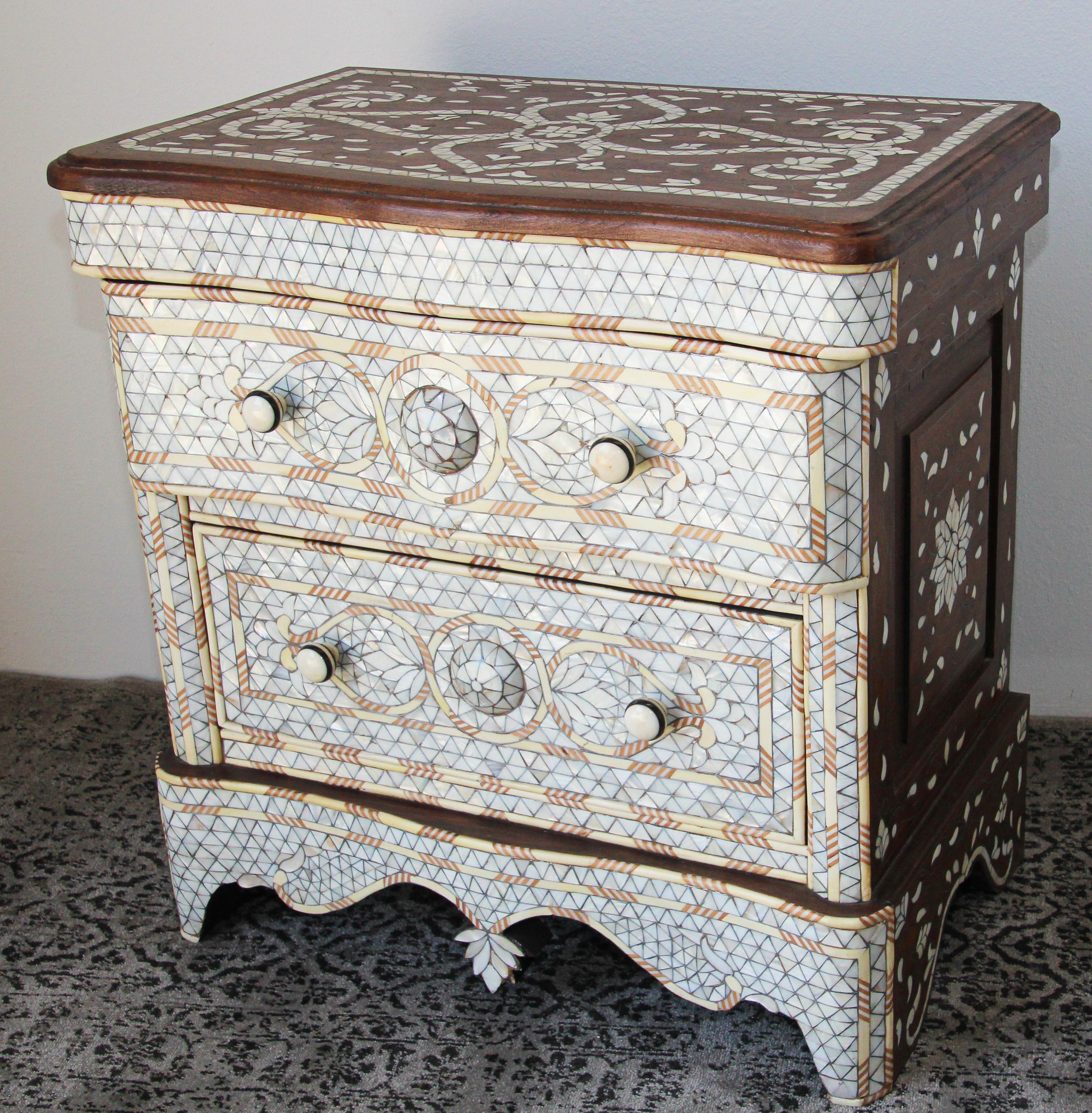 White Inlay Moorish Moroccan Nightstand Dresser 8