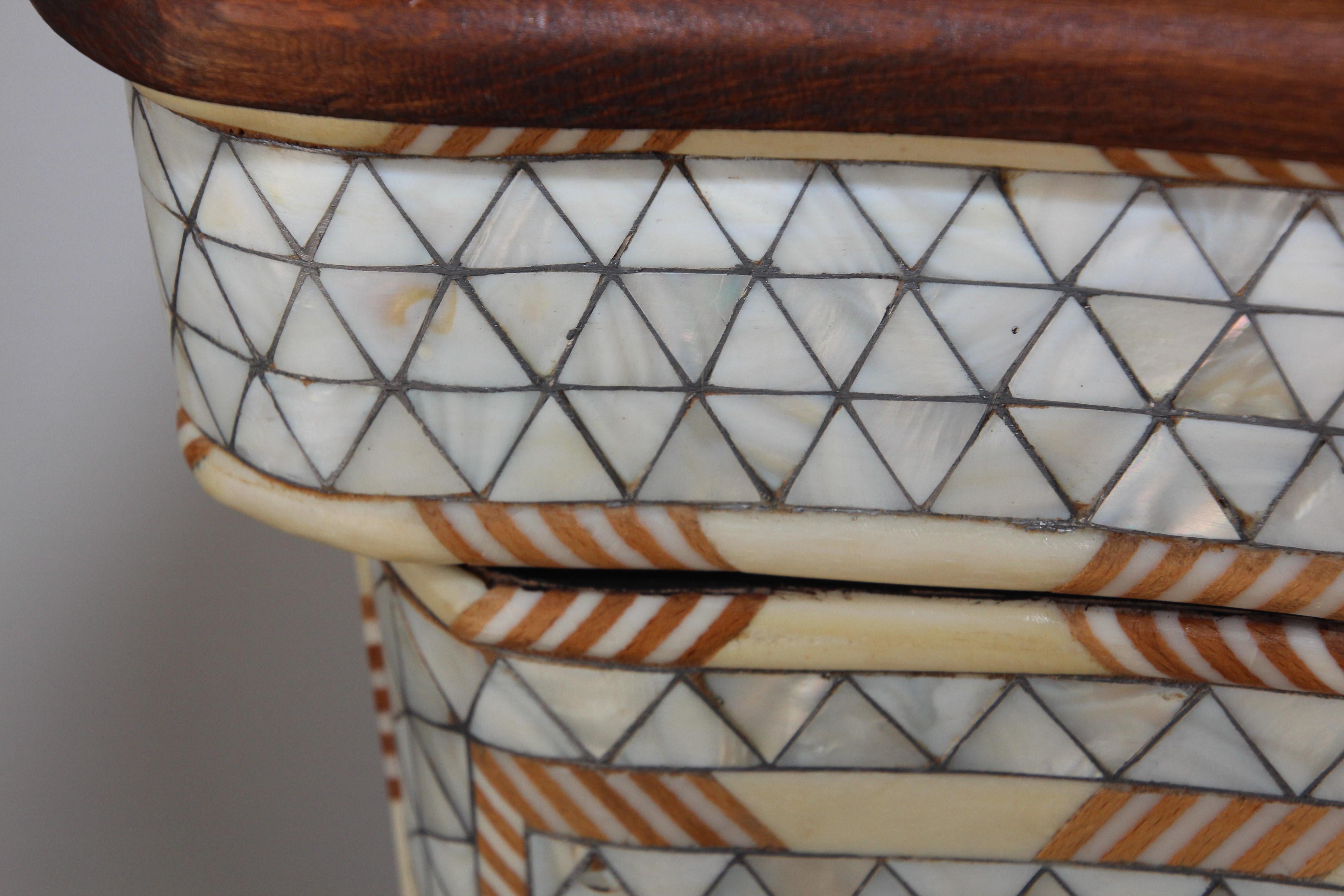 White Inlay Moorish Moroccan Nightstand Dresser In Good Condition In North Hollywood, CA