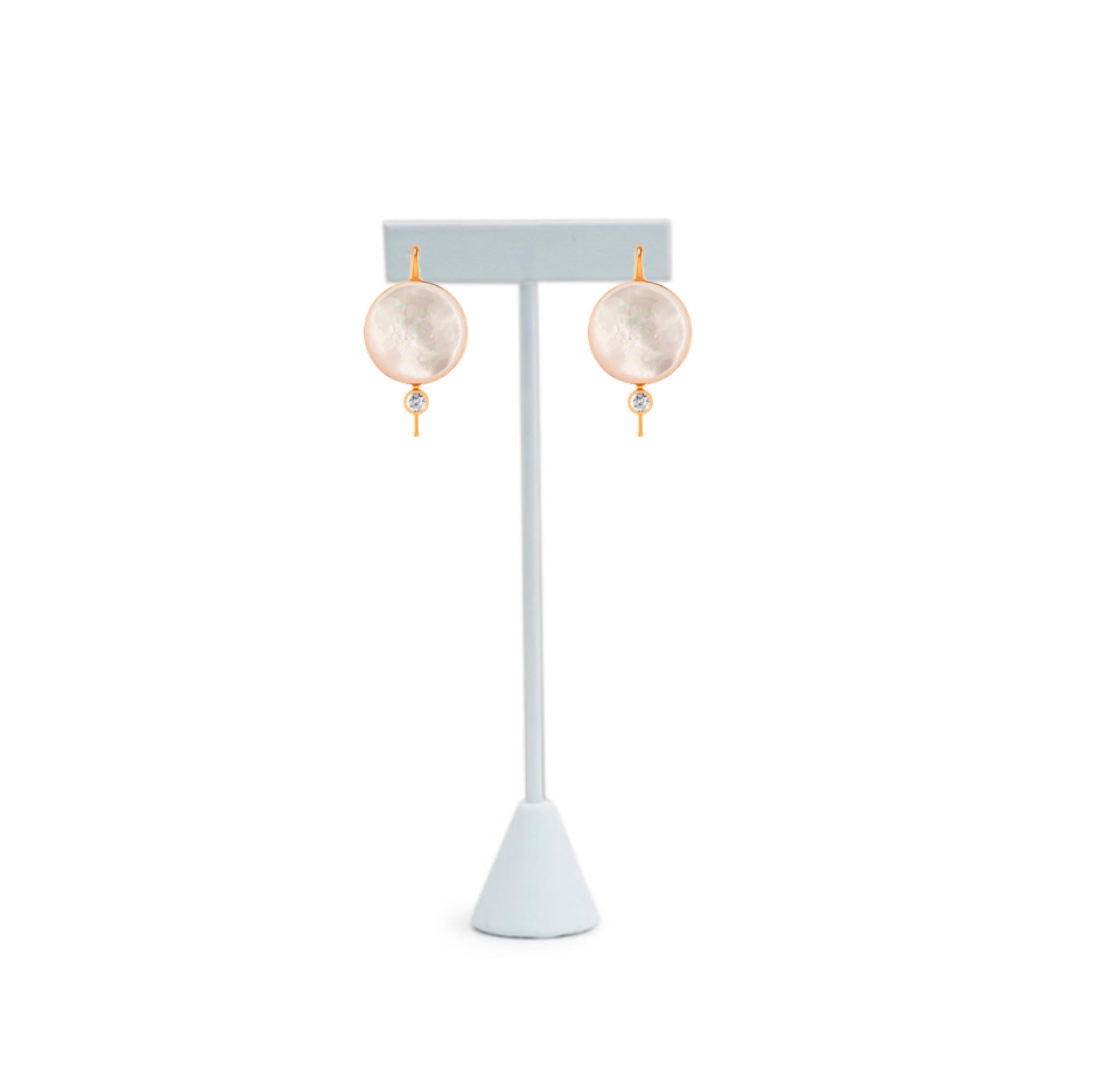 Natural mother-of-pearl Silver earrings. Handmade Shell Earrings with moissanite. Beach Wedding bridal earrings Mother of pearl beach earrings. Mothers Earrings. Gift for Mom. Christmas Gift. 

These beautiful 14k solid gold earrings are made from