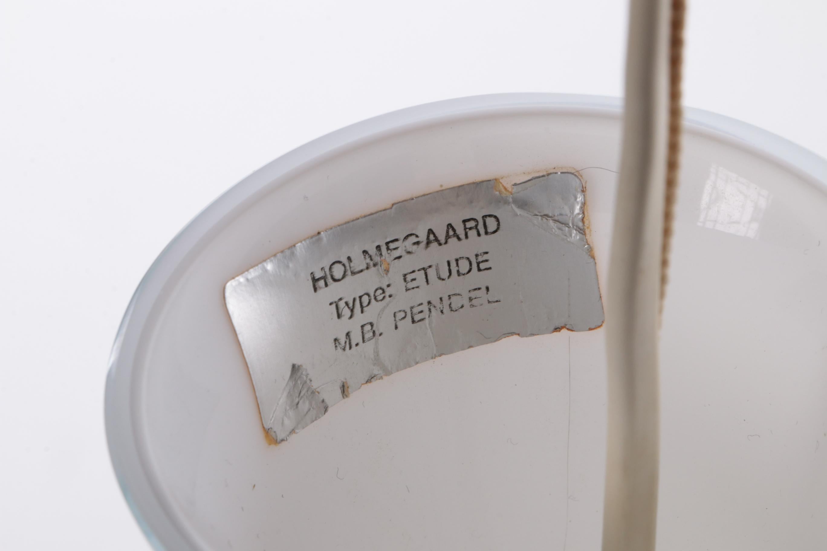 Lampe à suspension en verre opalin blanc soufflé à la bouche de Michael Bang pour Holmegaard, Danemark en vente 4