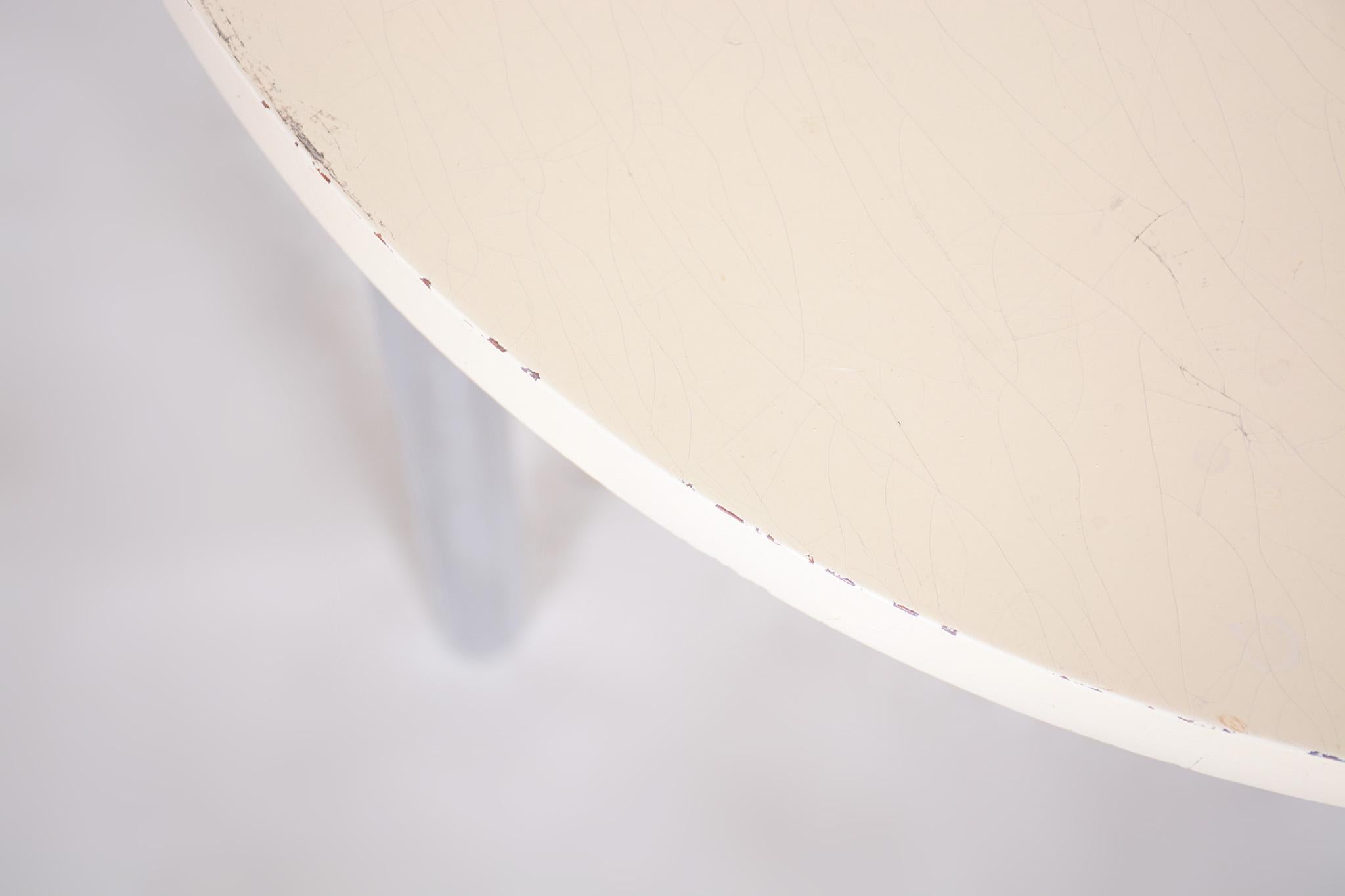 Milieu du XXe siècle White Mcke, table d'appoint Melder, annes 1930 en vente