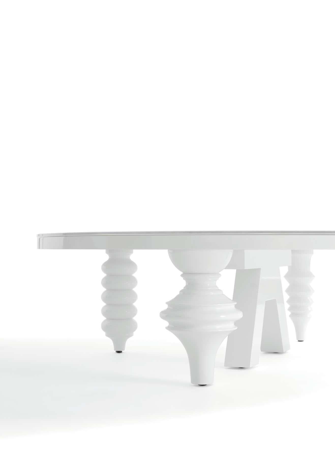 Weißer Multileg Low Tisch Hochglanz mit Glasplatte

MATERIALIEN: 
MDF, Lack, Glas

Abmessungen: 
Durchm. 120 cm x H 35 cm

Der Multileg-Tisch entstand auf naheliegende Weise aus dem Multileg-Schrank. Mit denselben Beinen entwarf Jaime vier