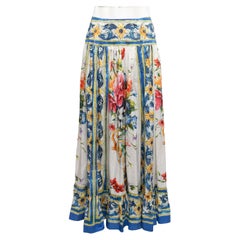 Maxi gonna bianca e multicolore con stampa in maiolica di Dolce & Gabbana