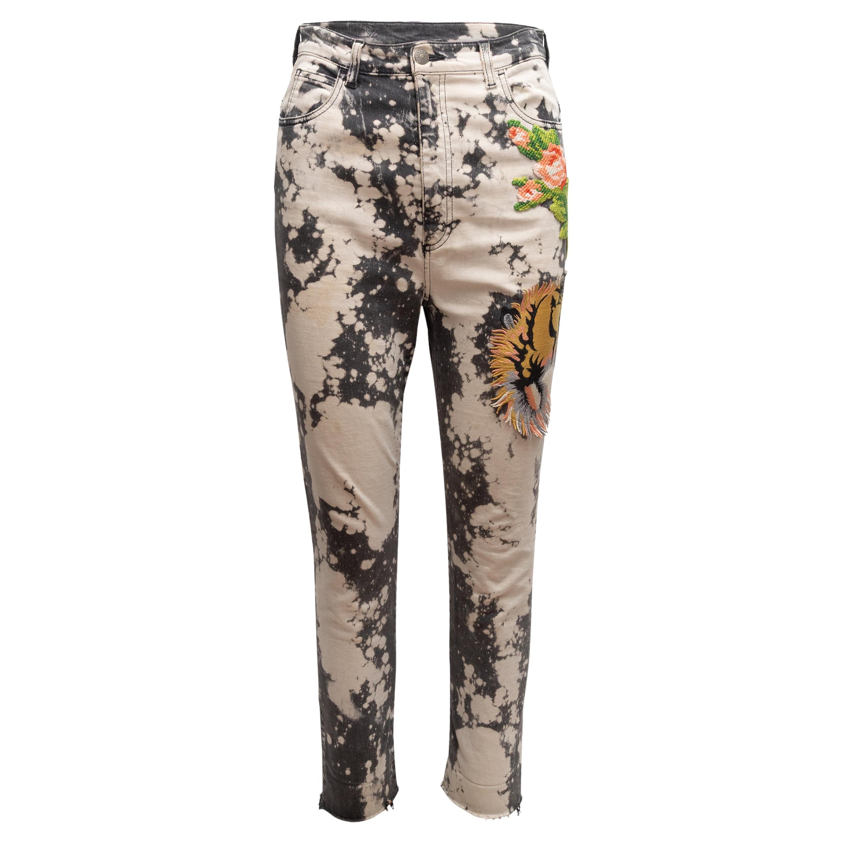 Vaqueros pitillo con parches blanqueados Gucci blancos y multicolores Talla US S en venta