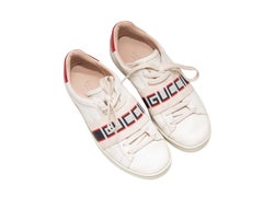 Weiße & mehrfarbige Gucci Spellout Low-Top Sneakers aus Leder