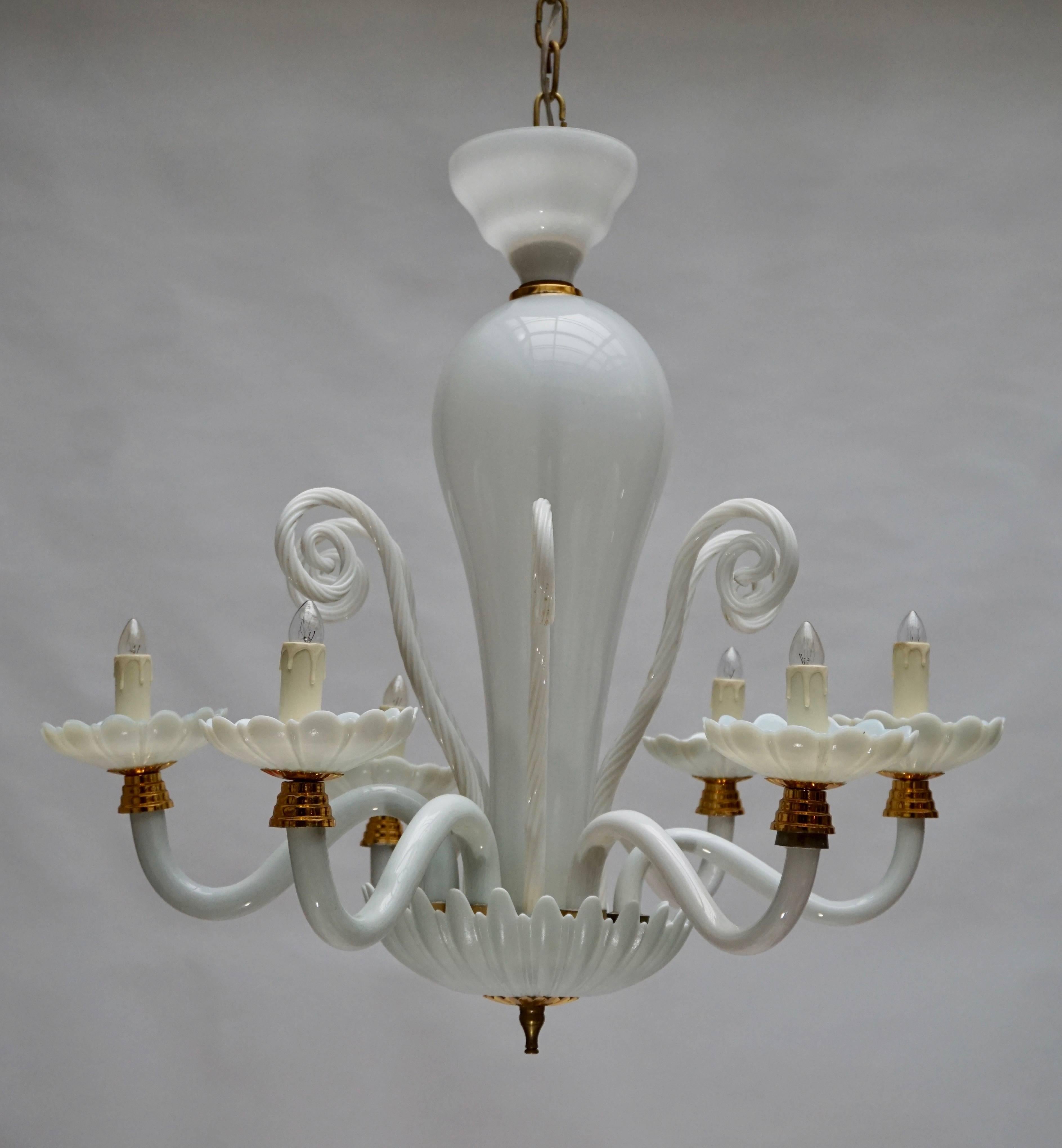 White Italian Murano glass chandelier.
Measures: Height fixture 70 cm.
Diameter 70 cm.
Total height with the chain 110 cm.
Six E14 bulbs.