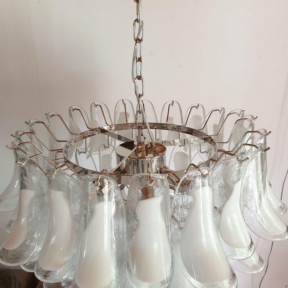 White Murano glass chandelier by Mazzega For Sale 4