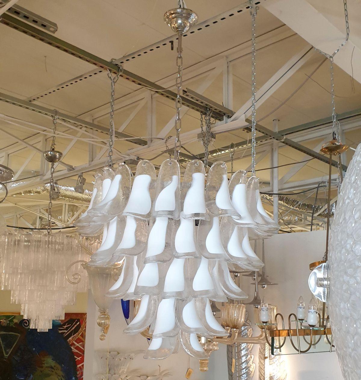 Mid-Century Modern White Murano glass chandelier by Mazzega For Sale