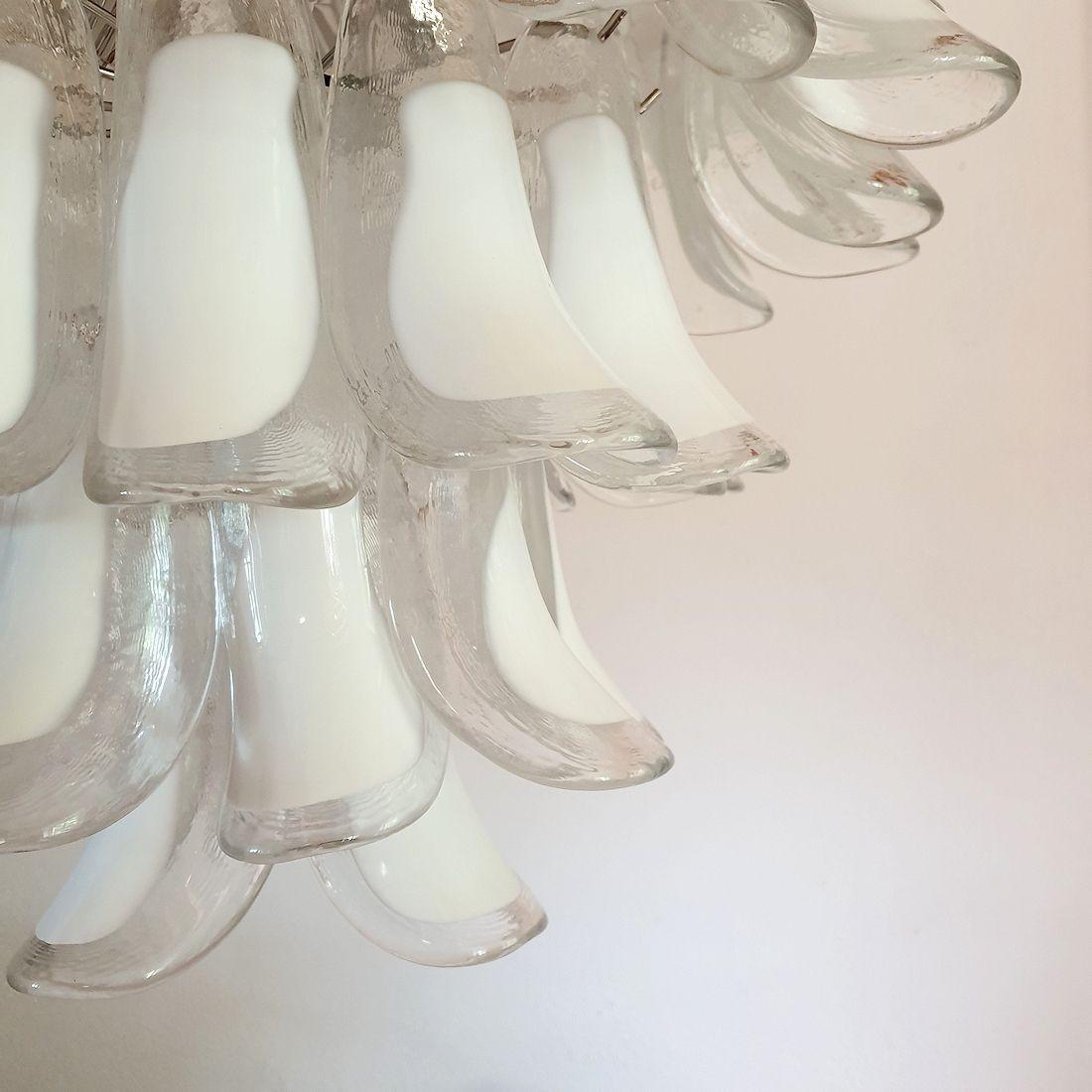 White Murano glass chandelier by Mazzega For Sale 2