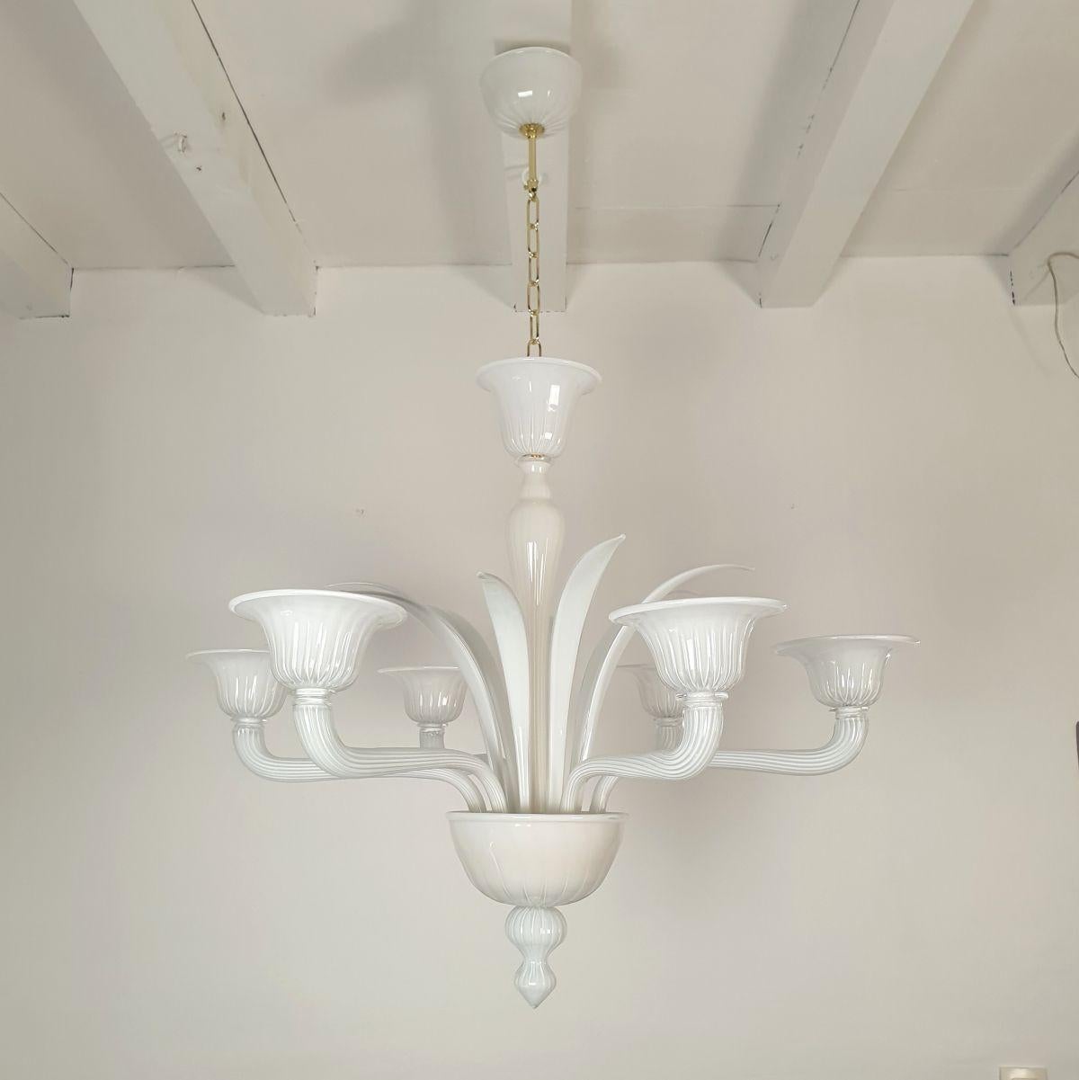 Italian White Murano glass chandelier, Italy For Sale