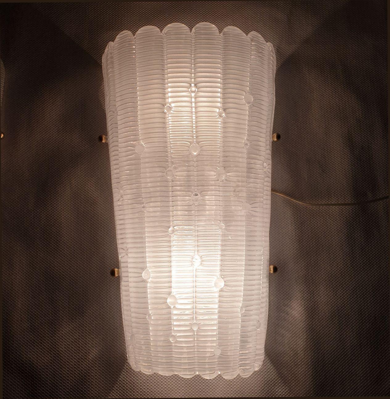 White Murano glass sconces, Italy - a pair In Excellent Condition For Sale In Dallas, TX