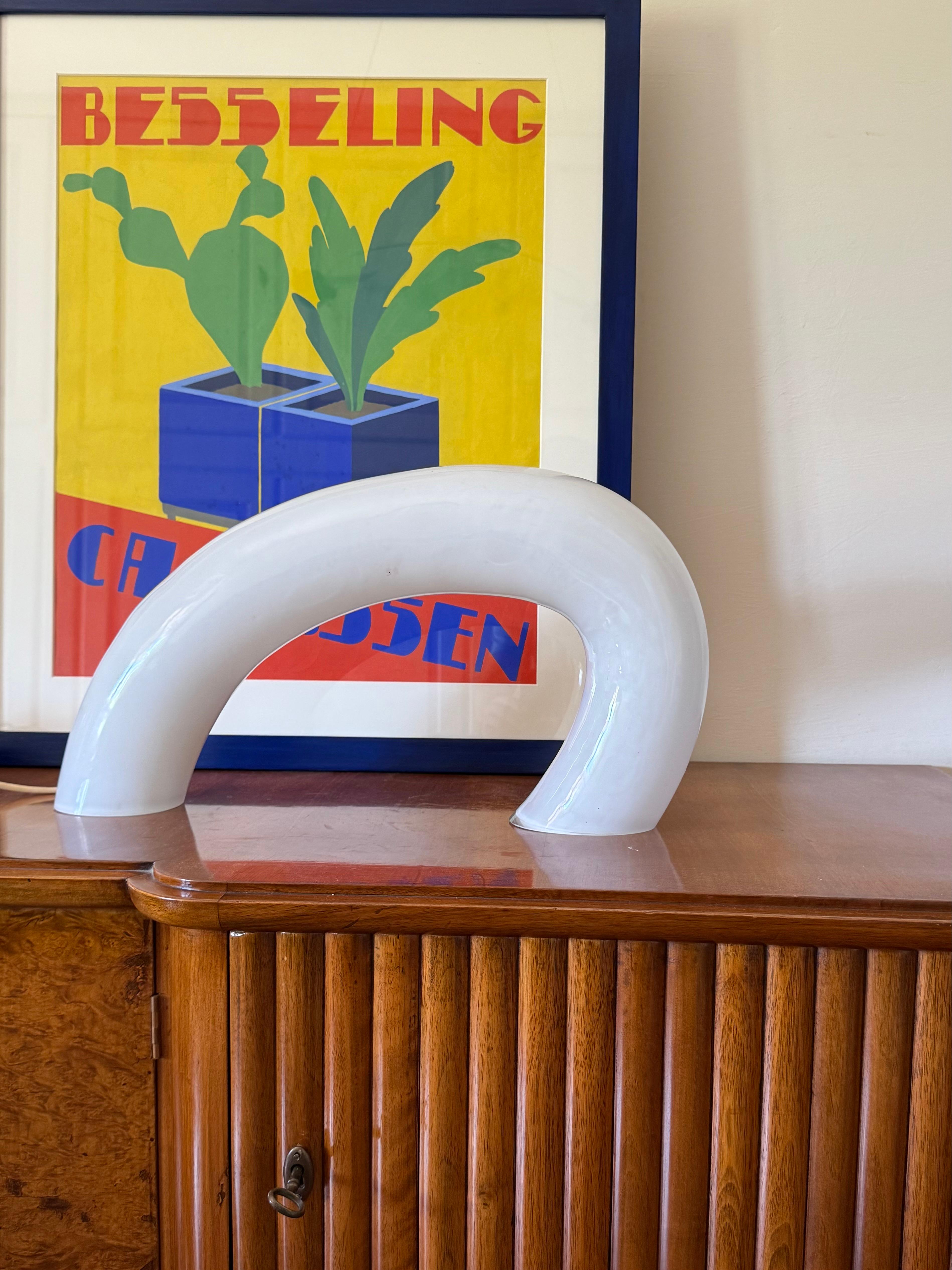 Space age white Murano glass arch sculptural lamp

Barbini Italy 1970s

white glass, chromed metal

47 × 10 × H 26 cm

Labelled

Conditions: excellent consistent with age and use. Perfectly Functioning.