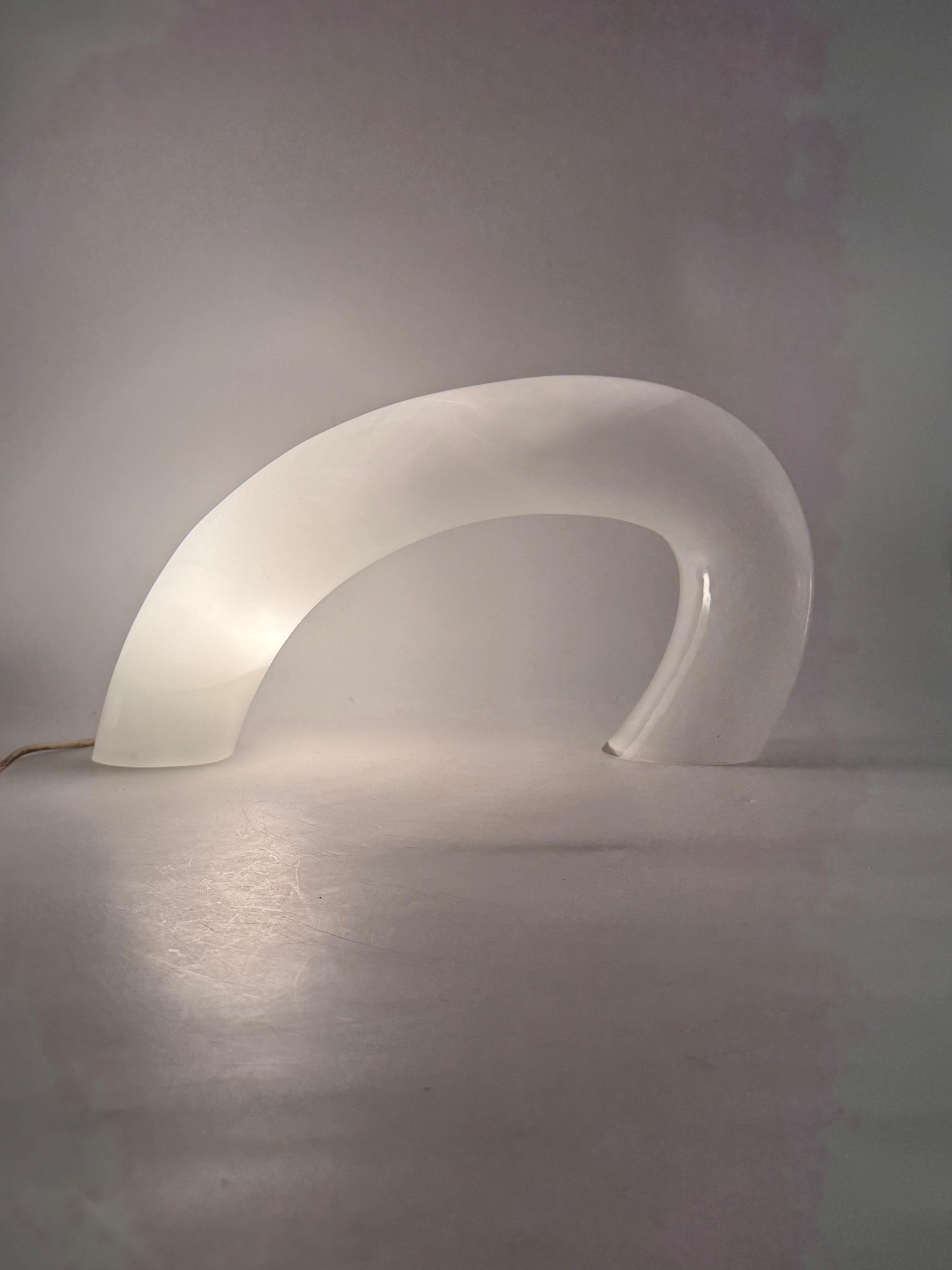 White Murano glass sculptural lamp, Barbini Italy 1970s Excellent état - En vente à Firenze, IT