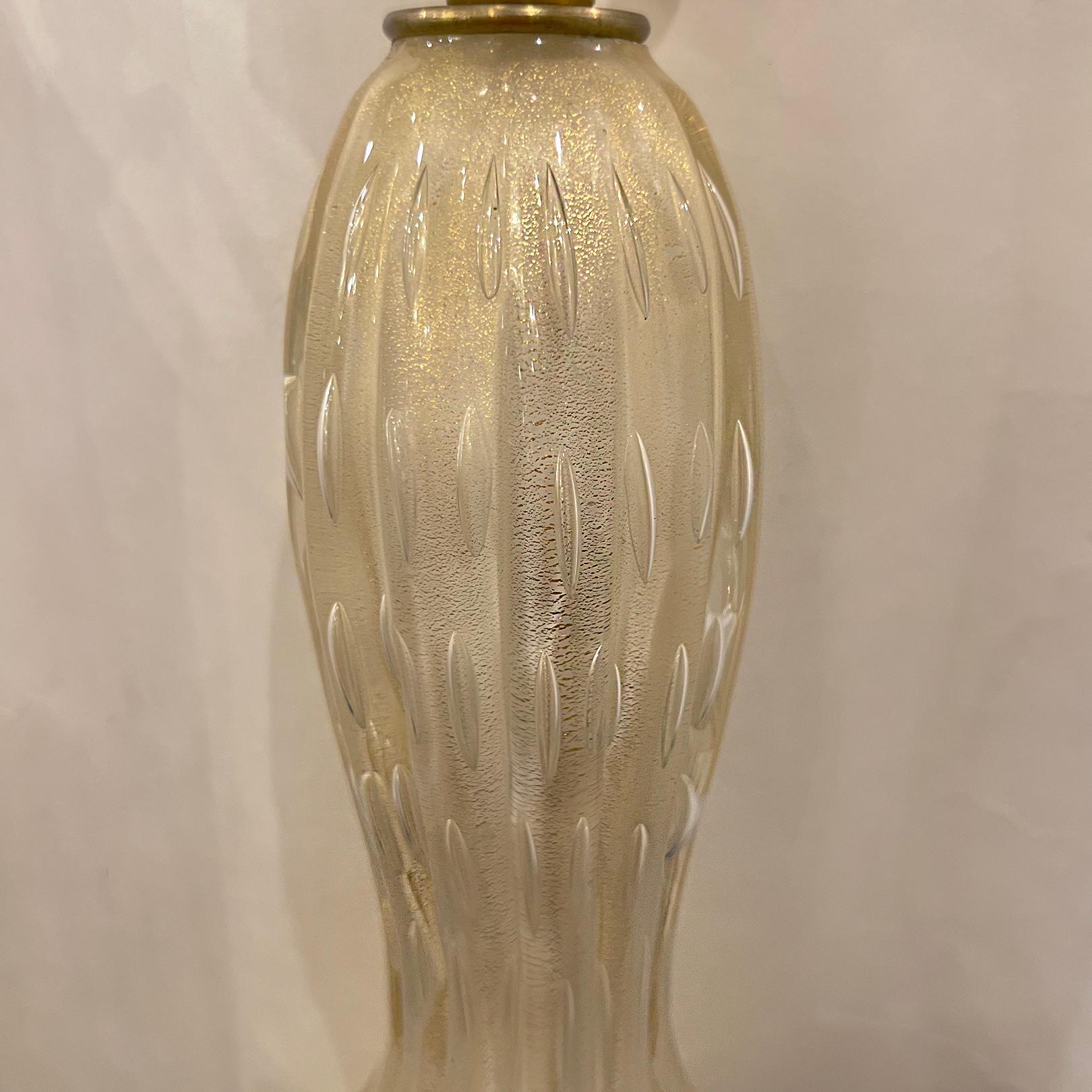 Italian White Murano Glass Table Lamp For Sale