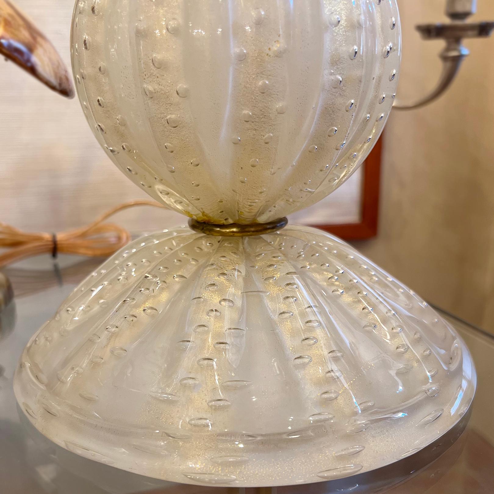 Mid-20th Century White Murano Glass Table Lamp For Sale