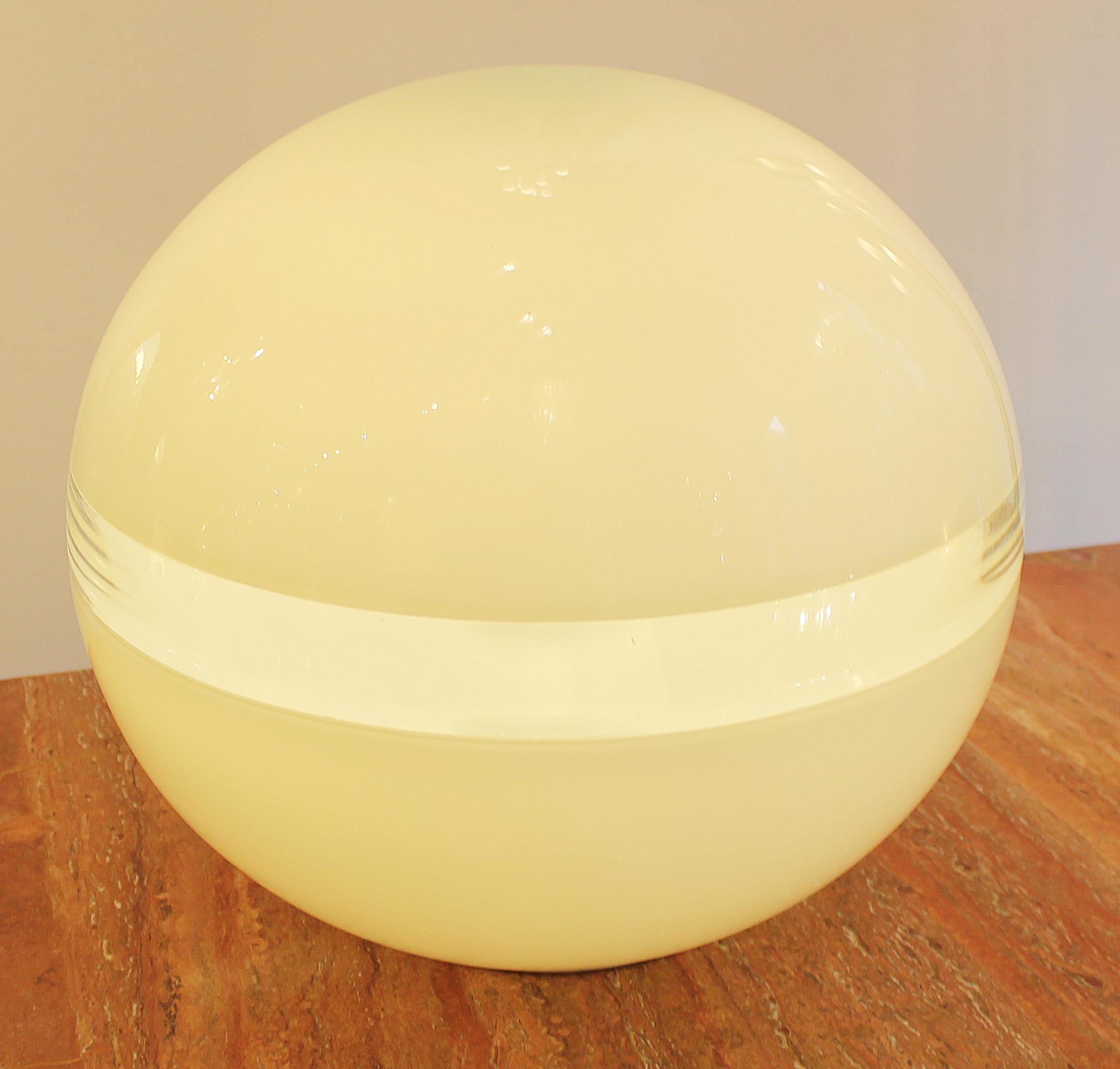 White Murano Glass Table Lamp Model LT231 by Carlo Nason for Mazzega In Good Condition For Sale In Brussels, BE