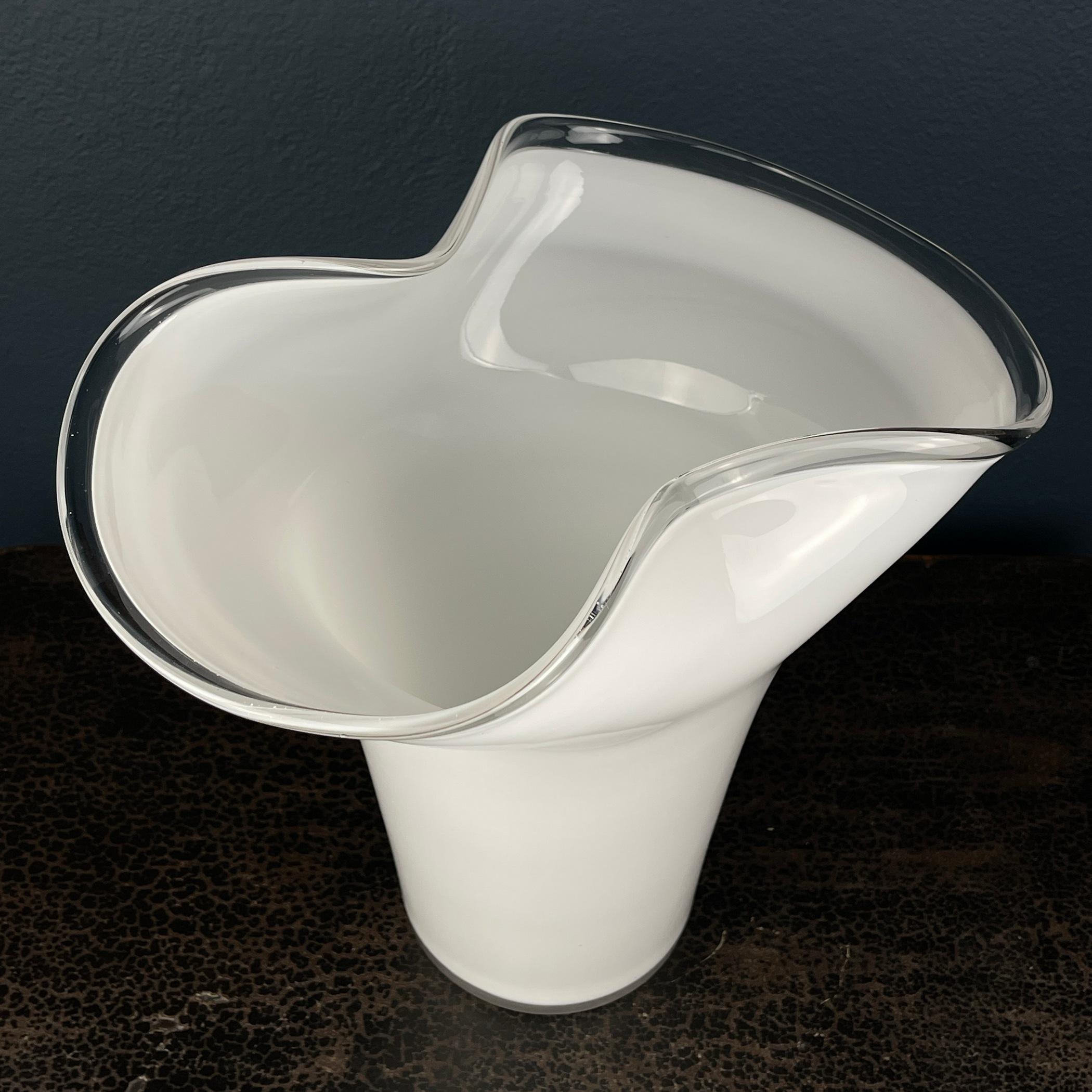 White murano glass vase Italy 1970s For Sale 6