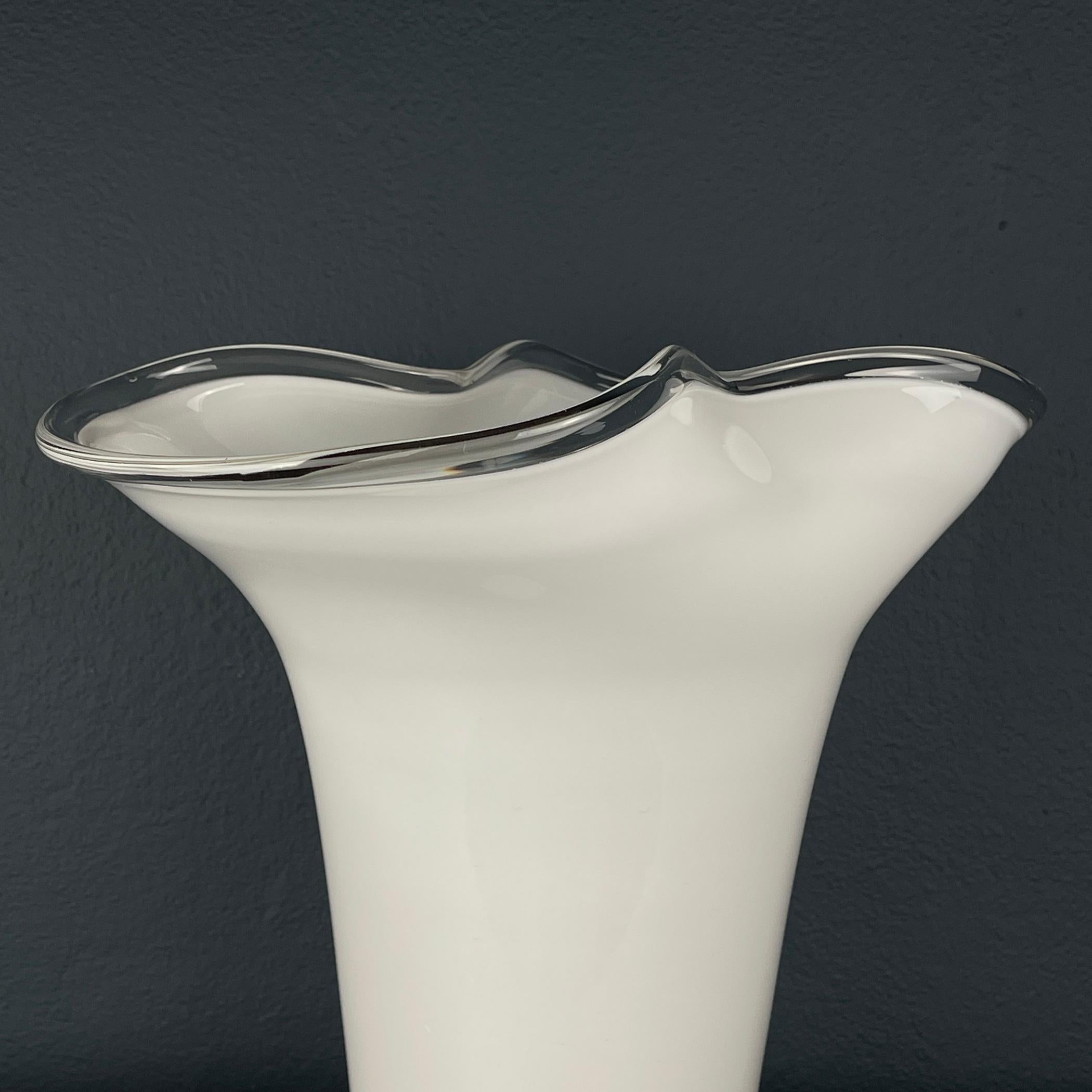 White murano glass vase Italy 1970s For Sale 1