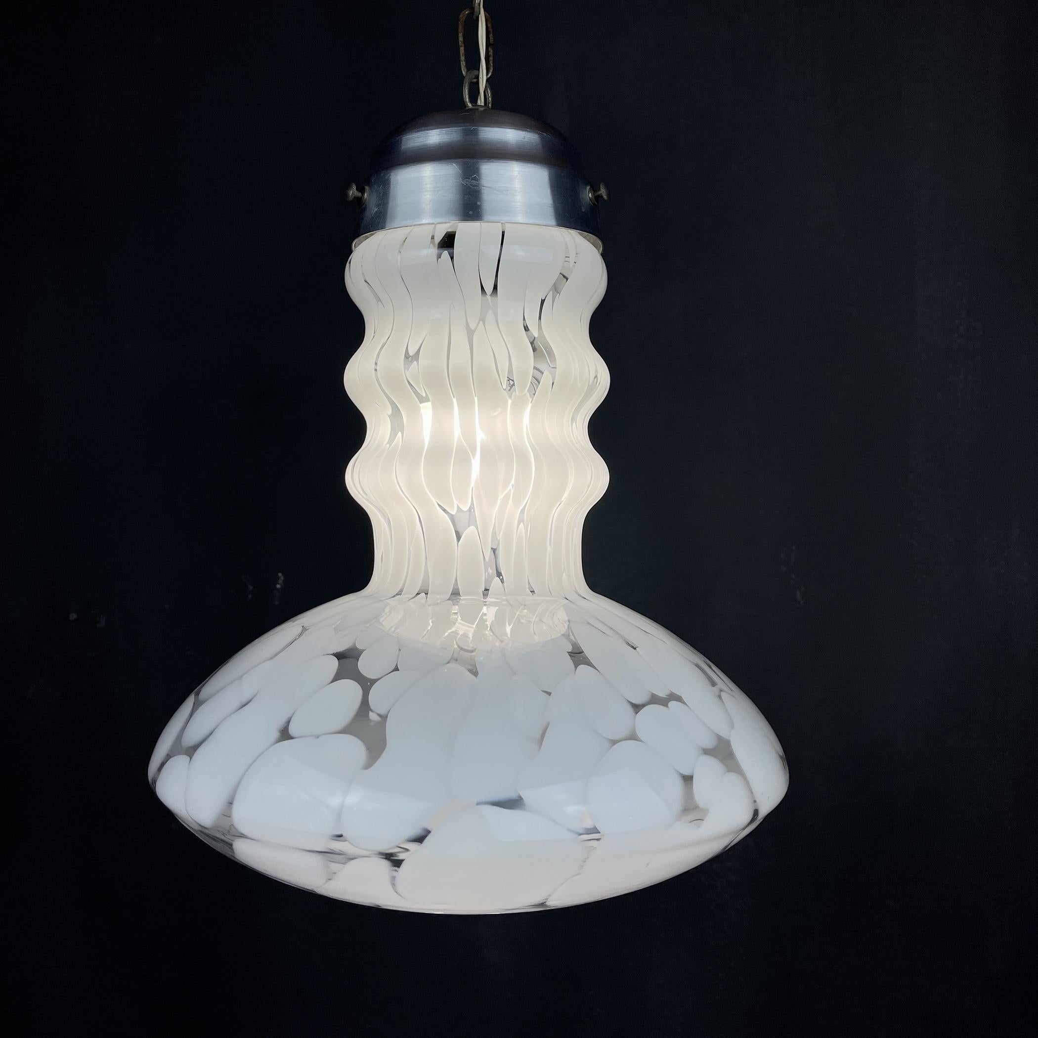 Lampada a sospensione di Murano bianca di Carlo Nason per Mazzega, Italia 1960 in vendita 3