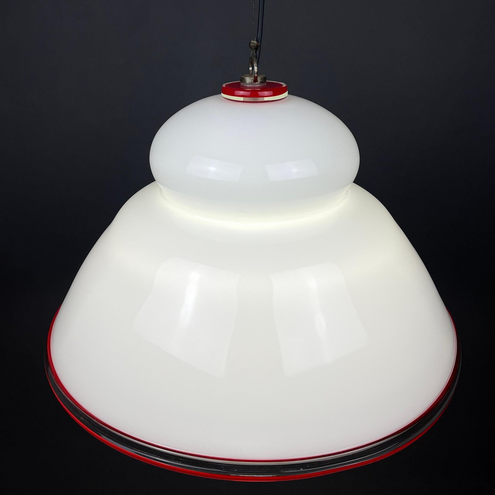 White Murano Pendant Lamp XL Chandelier, Italy, 1970s In Good Condition For Sale In Miklavž Pri Taboru, SI