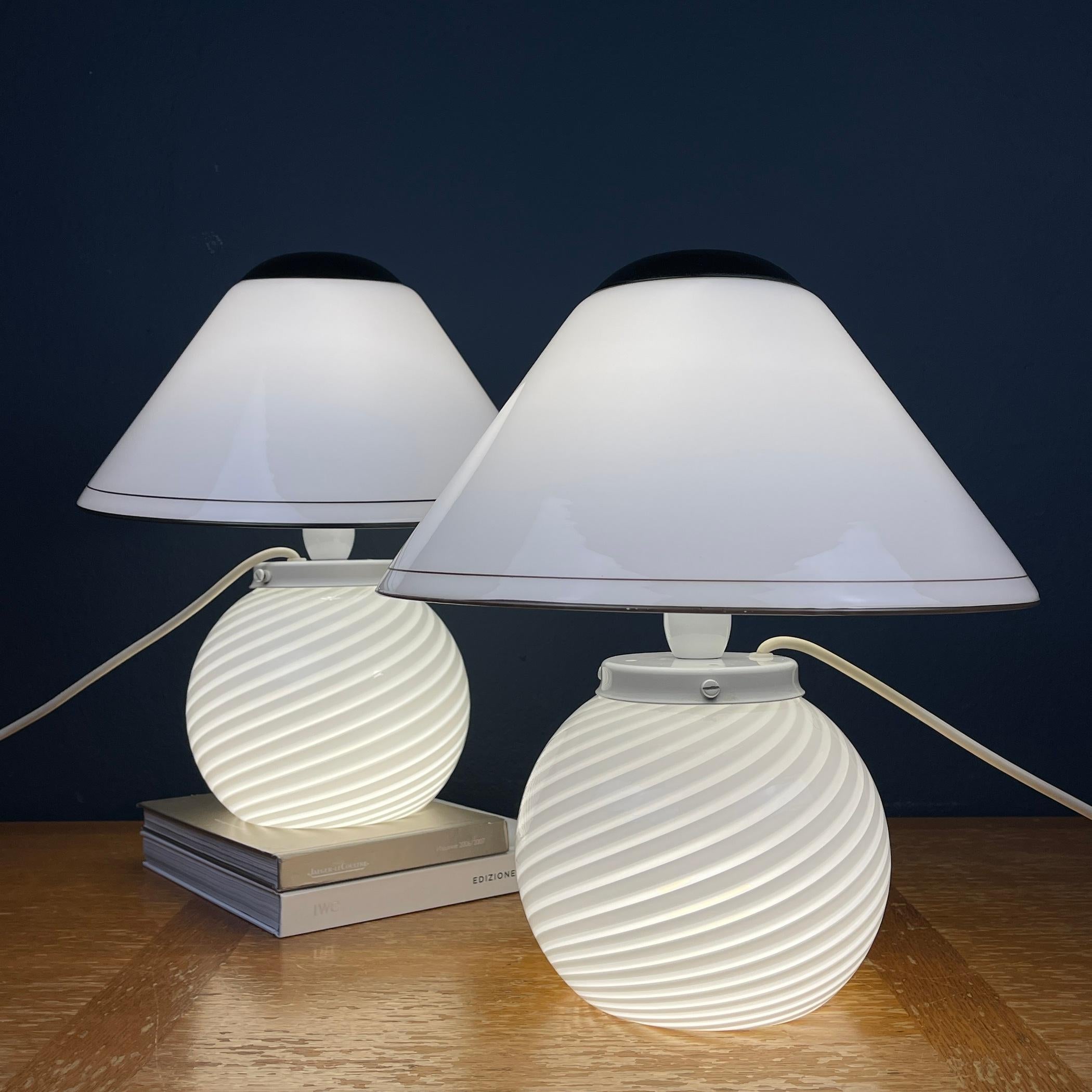 20th Century White murano table lamps Mushroom Italy 1970s Set of 2 For Sale