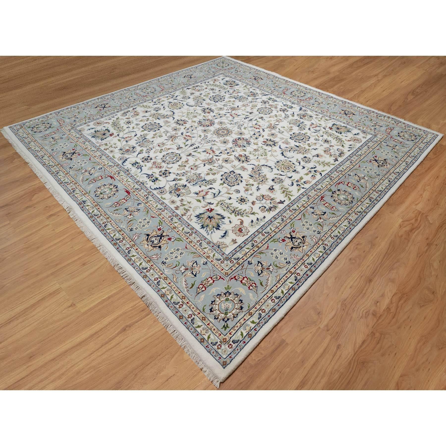 Medievale Tappeto quadrato bianco Nain con design floreale in lana e seta, annodato a mano, 10'1