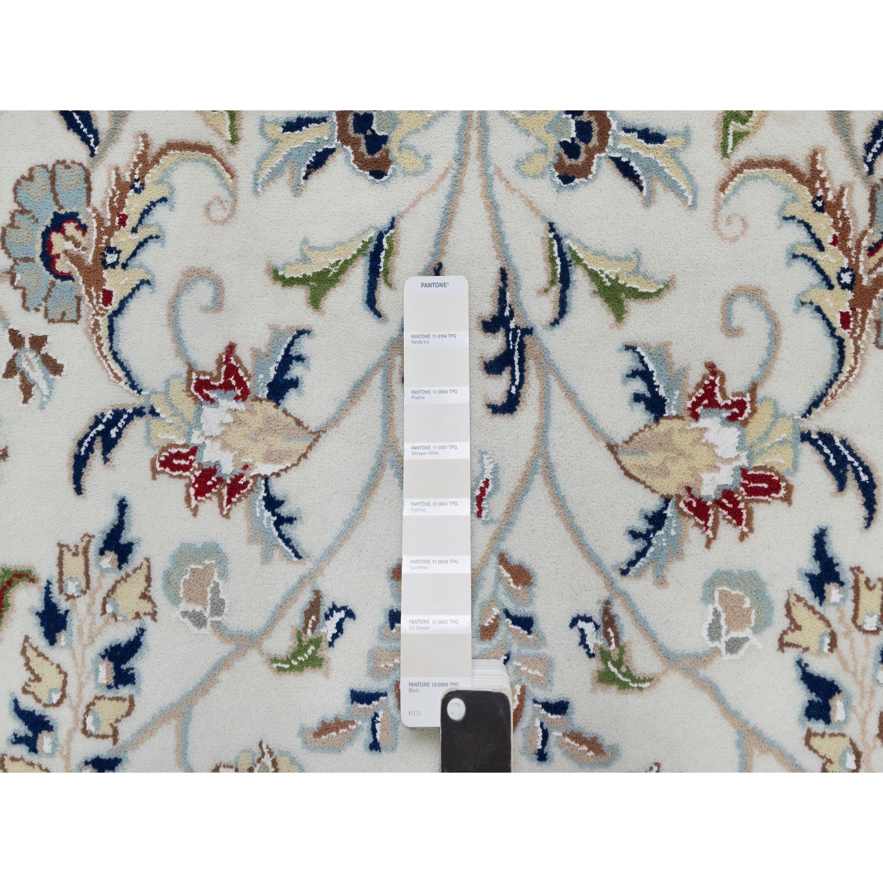 XXI secolo e contemporaneo Tappeto quadrato bianco Nain con design floreale in lana e seta, annodato a mano, 10'1