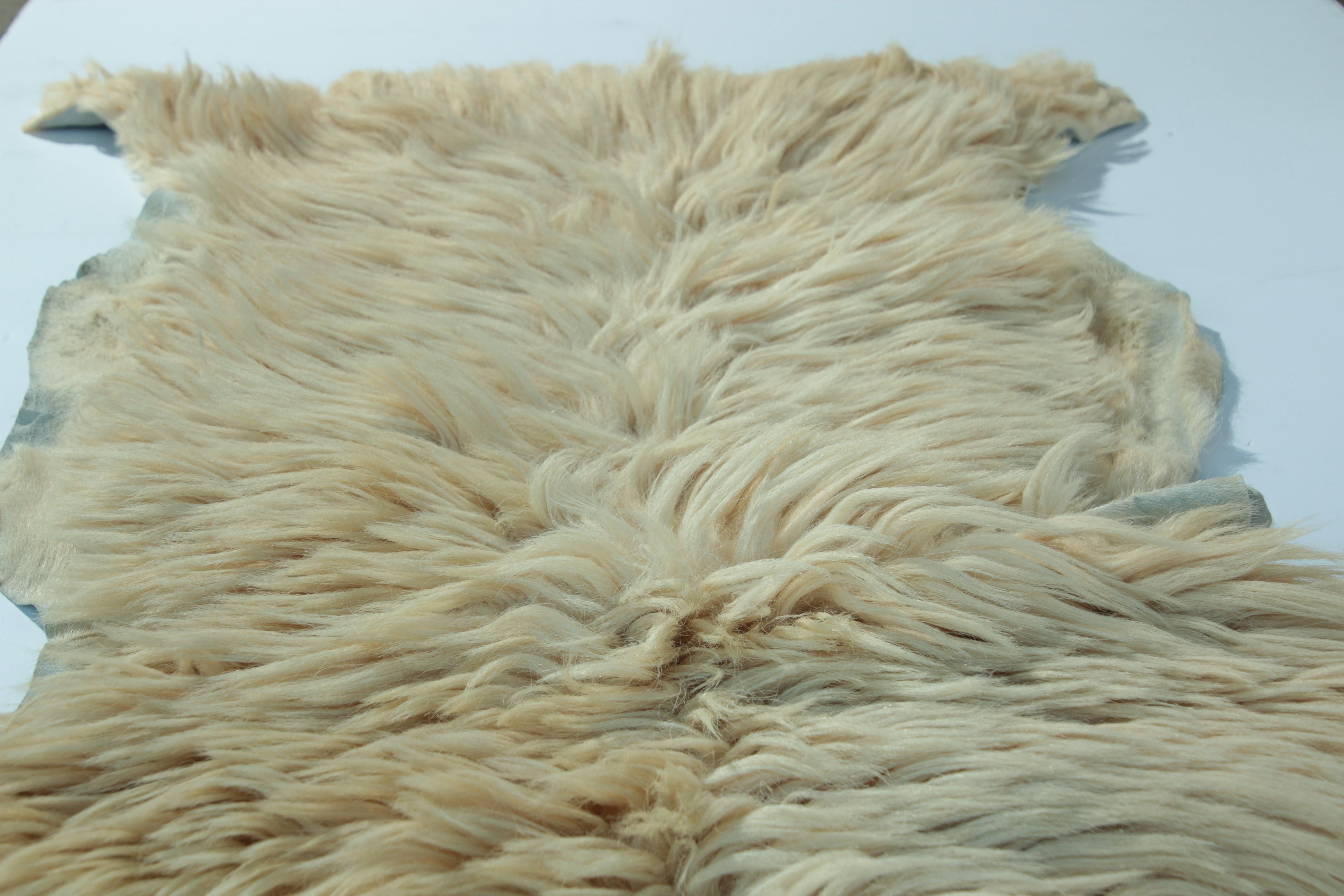 Hand-Crafted White Natural Angora Plush Sheepskin Accent Rug