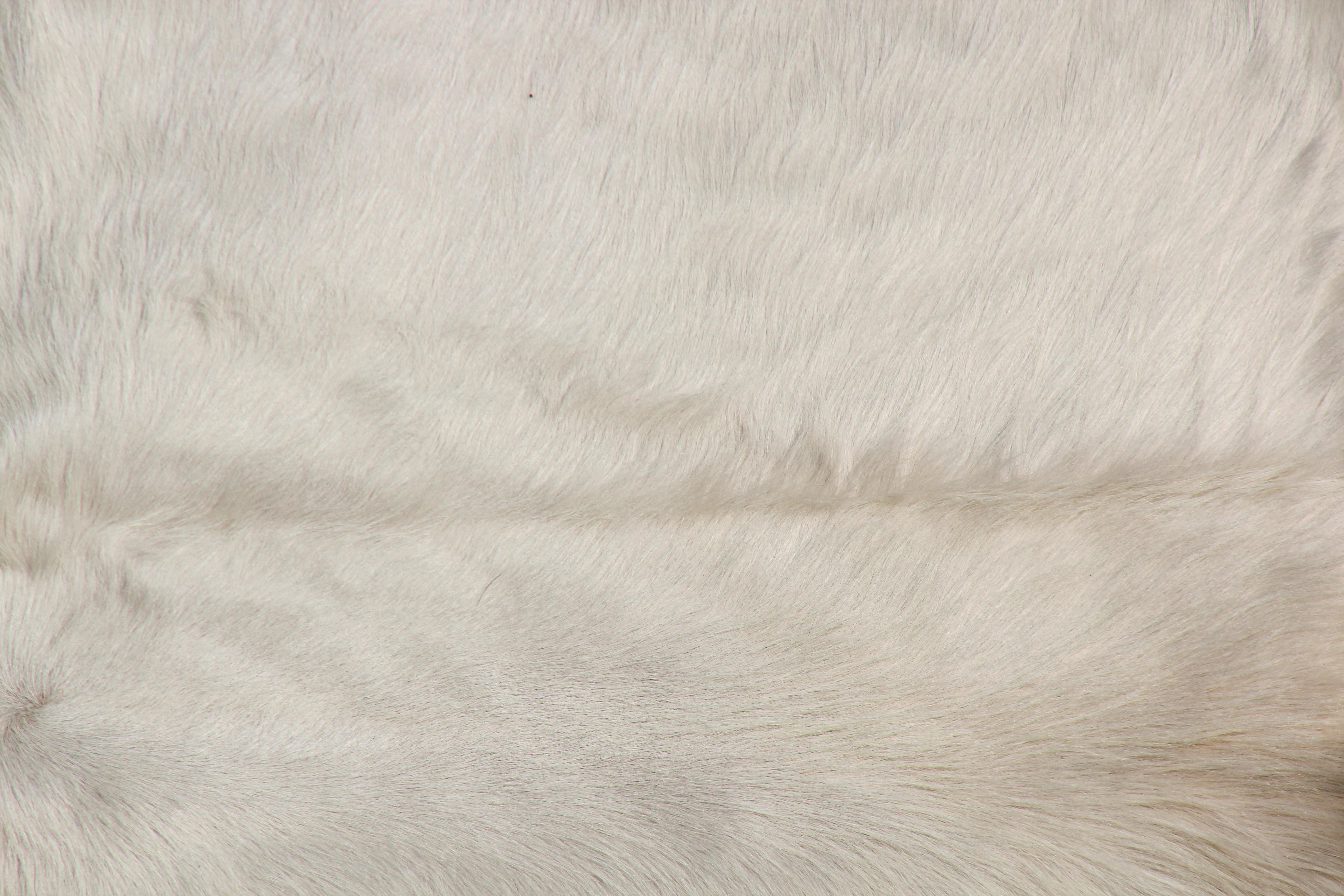 Weißer Teppich aus natürlichem Rindsleder Argentinien im Angebot 3