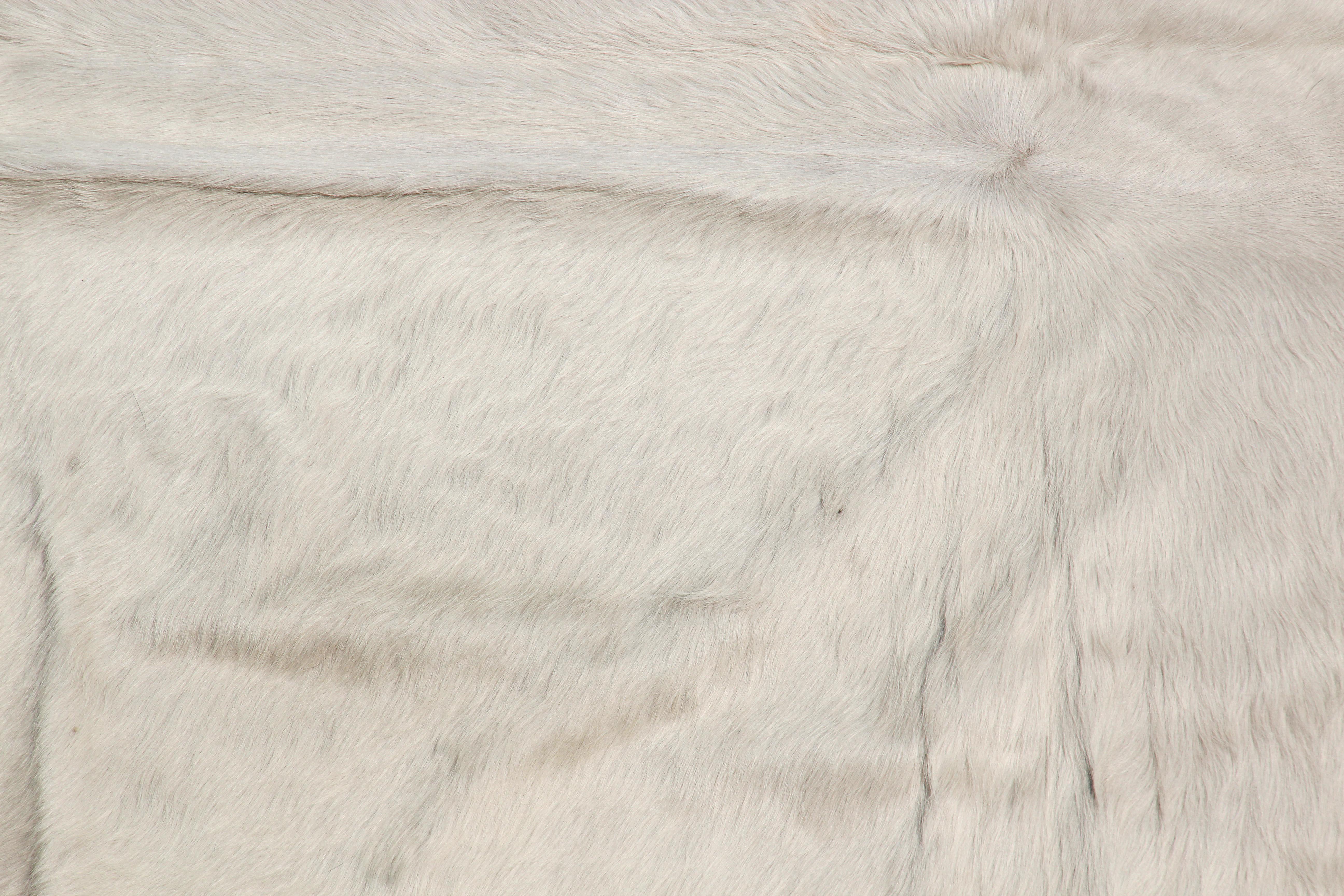 Weißer Teppich aus natürlichem Rindsleder Argentinien im Angebot 5