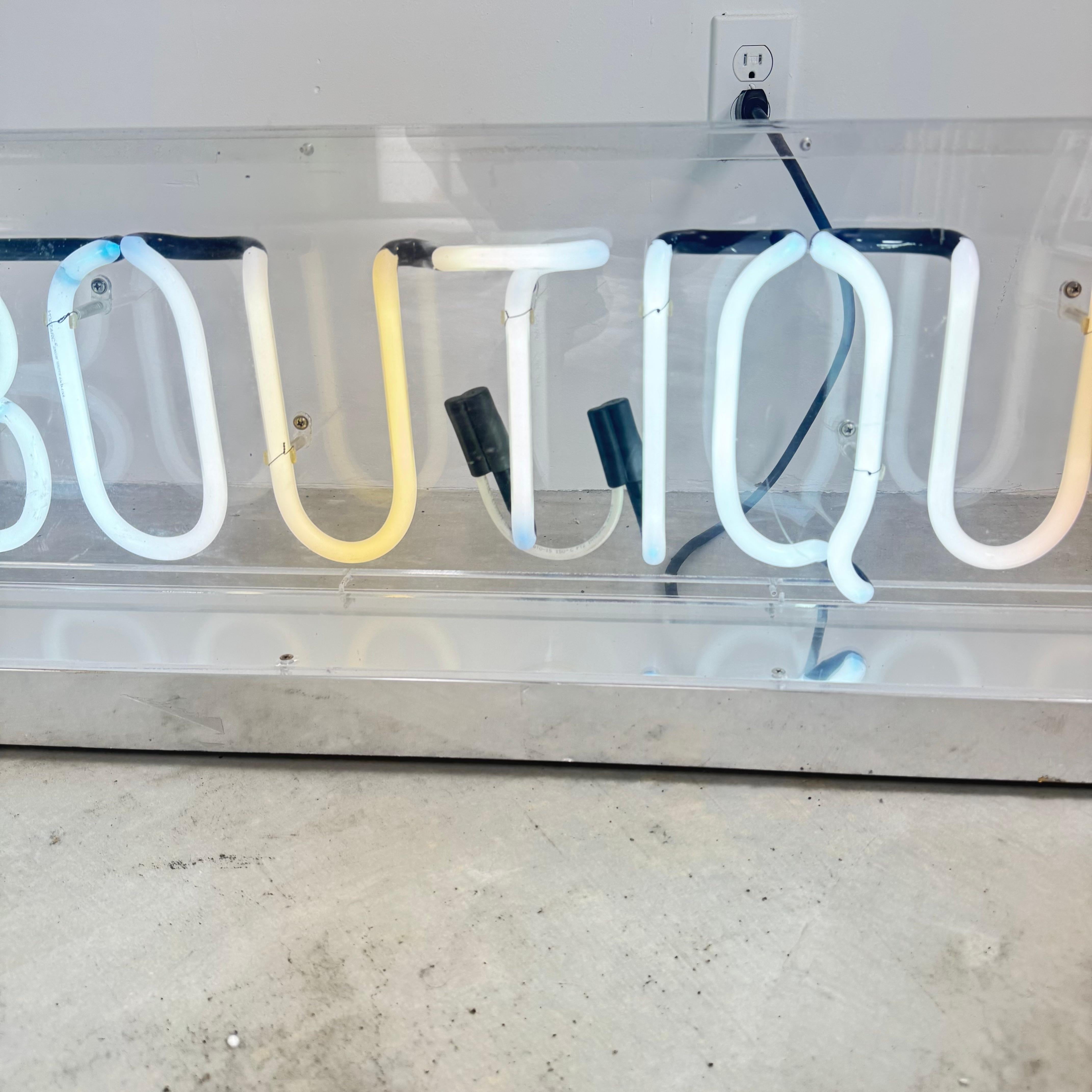 Enseigne BOUTIQUE en néon blanc dans une boîte en lucite, 1990 USA en vente 2