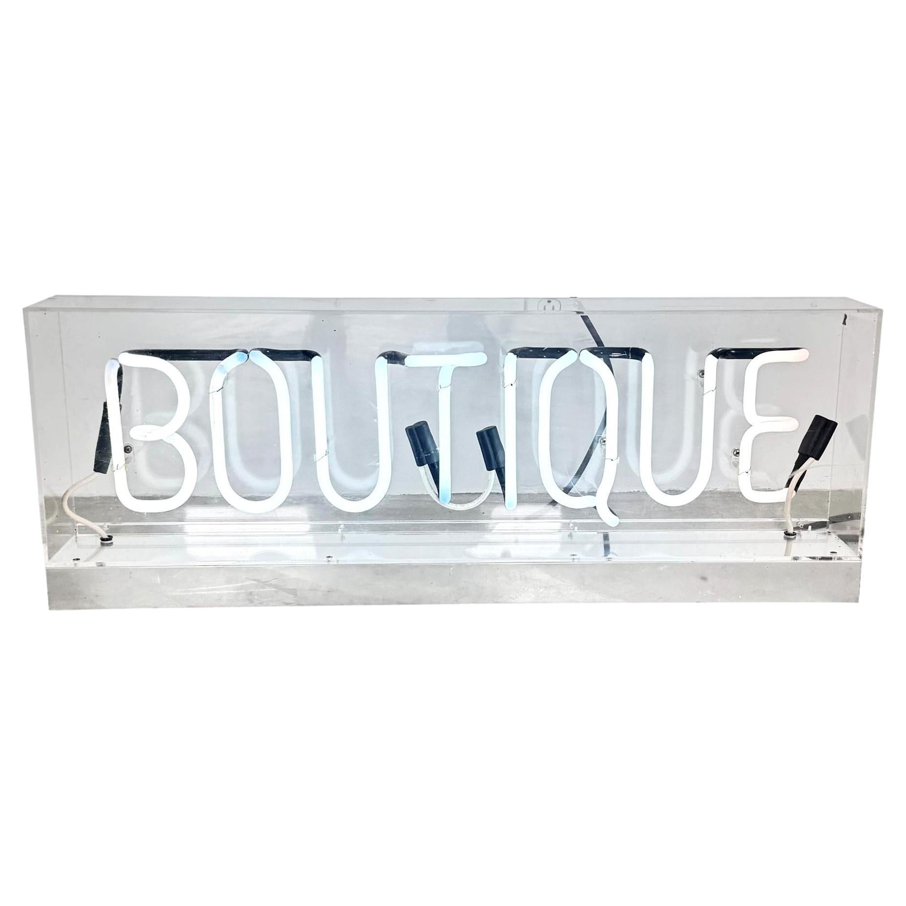 Weißes Neonschild BOUTIQUE in Lucite-Box, 1990er Jahre USA