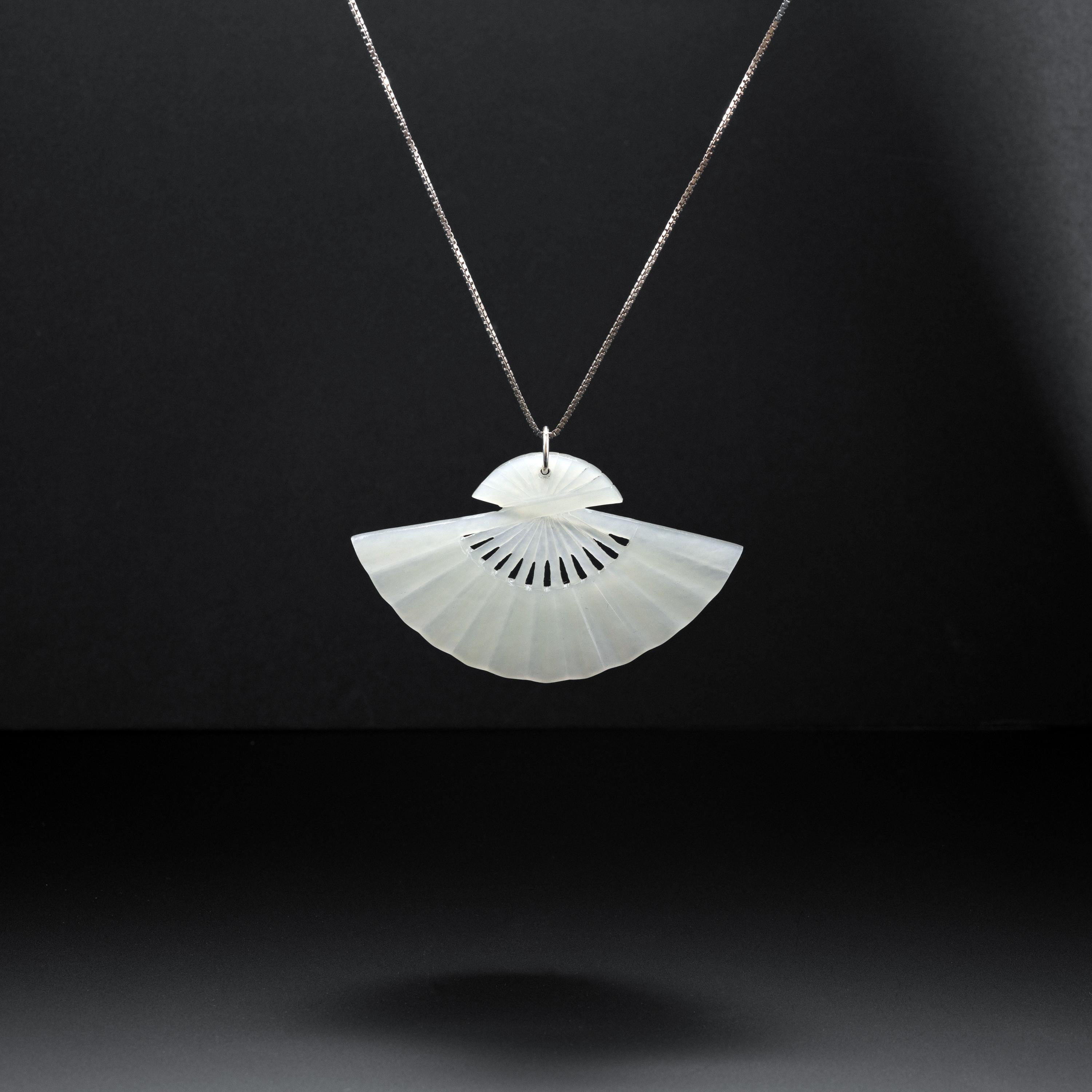 fan shaped necklace