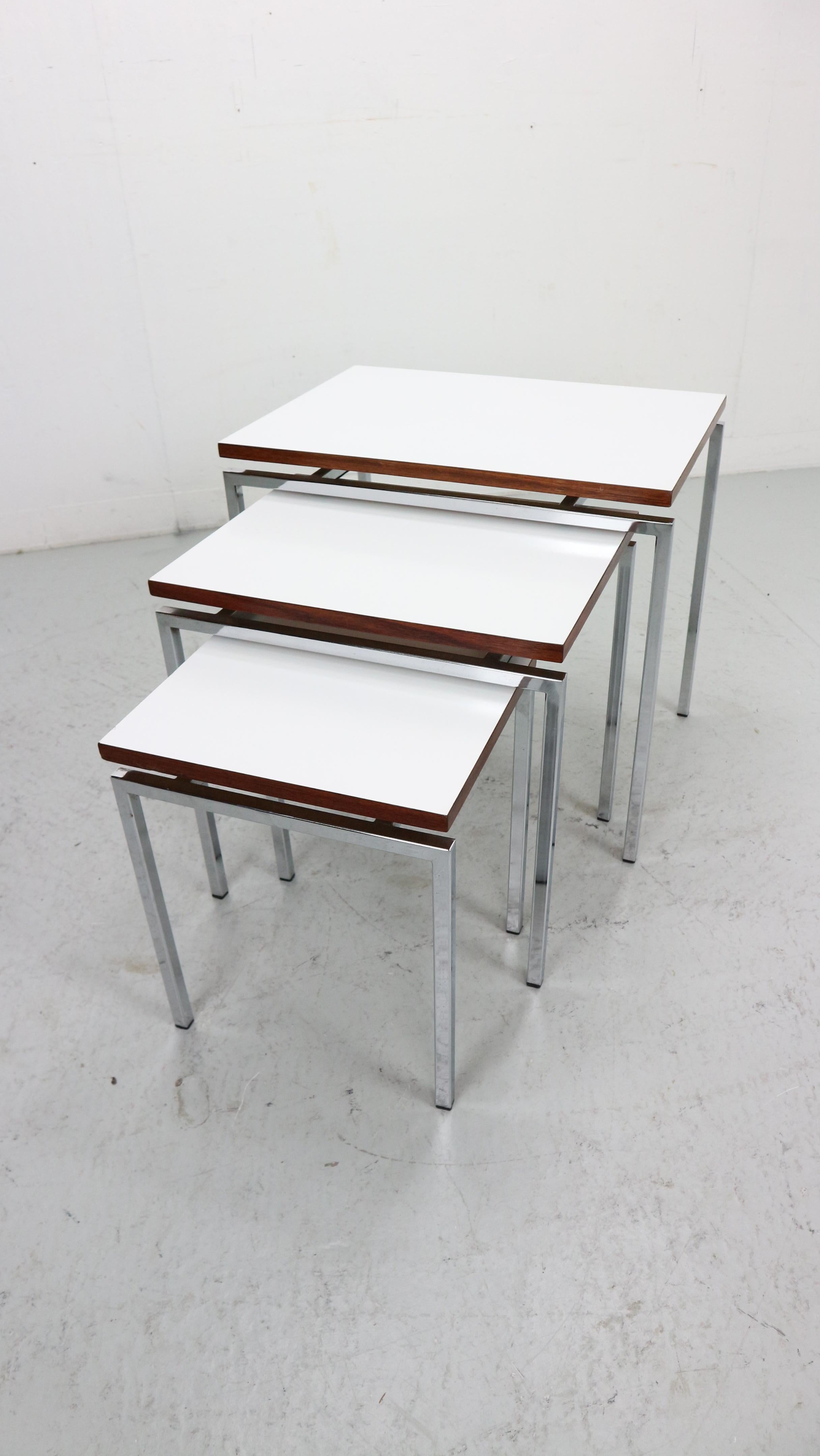 Mid-Century Modern White Nesting Table Set with chrome frame and wood detail, 1970s For Sale